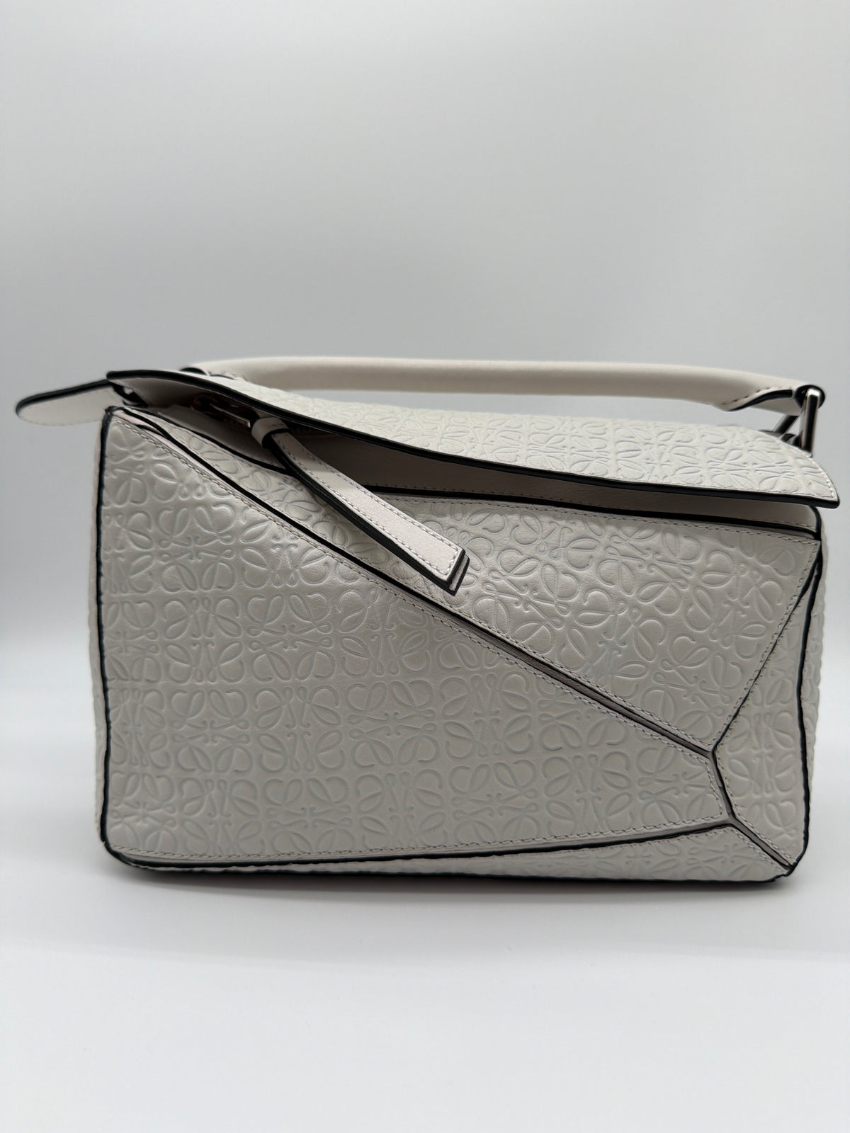 Loewe Small Puzzle in white with an embossed anagram pattern image 2