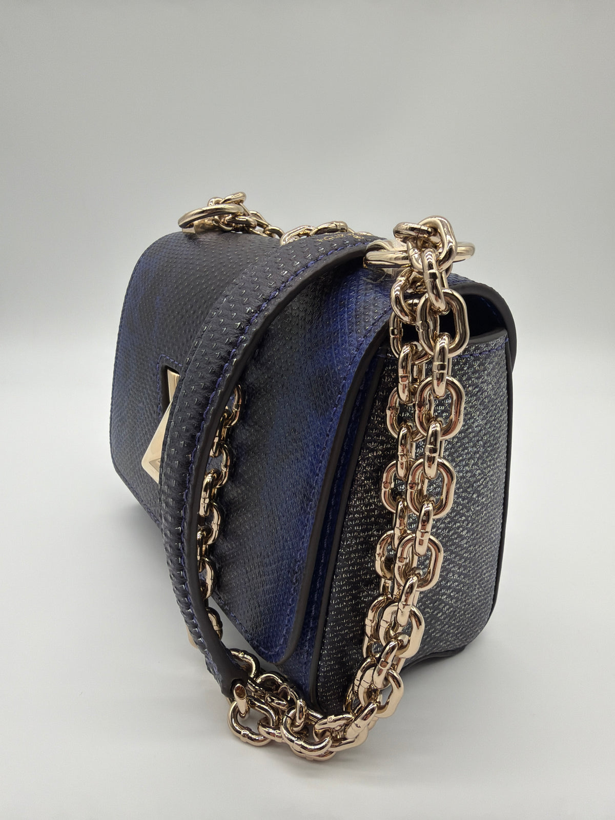 Louis Vuitton Black Lizard Leather Twist image 2