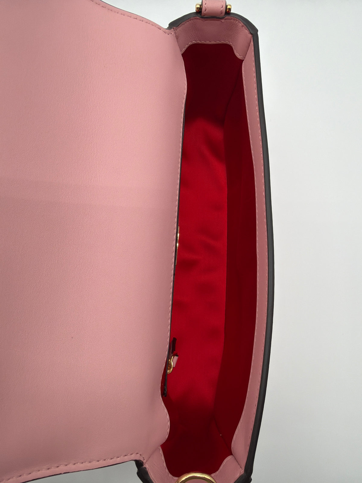 Fendi Baguette limited-edition "Fendi Eyes" Capsule Collection in pink image 8