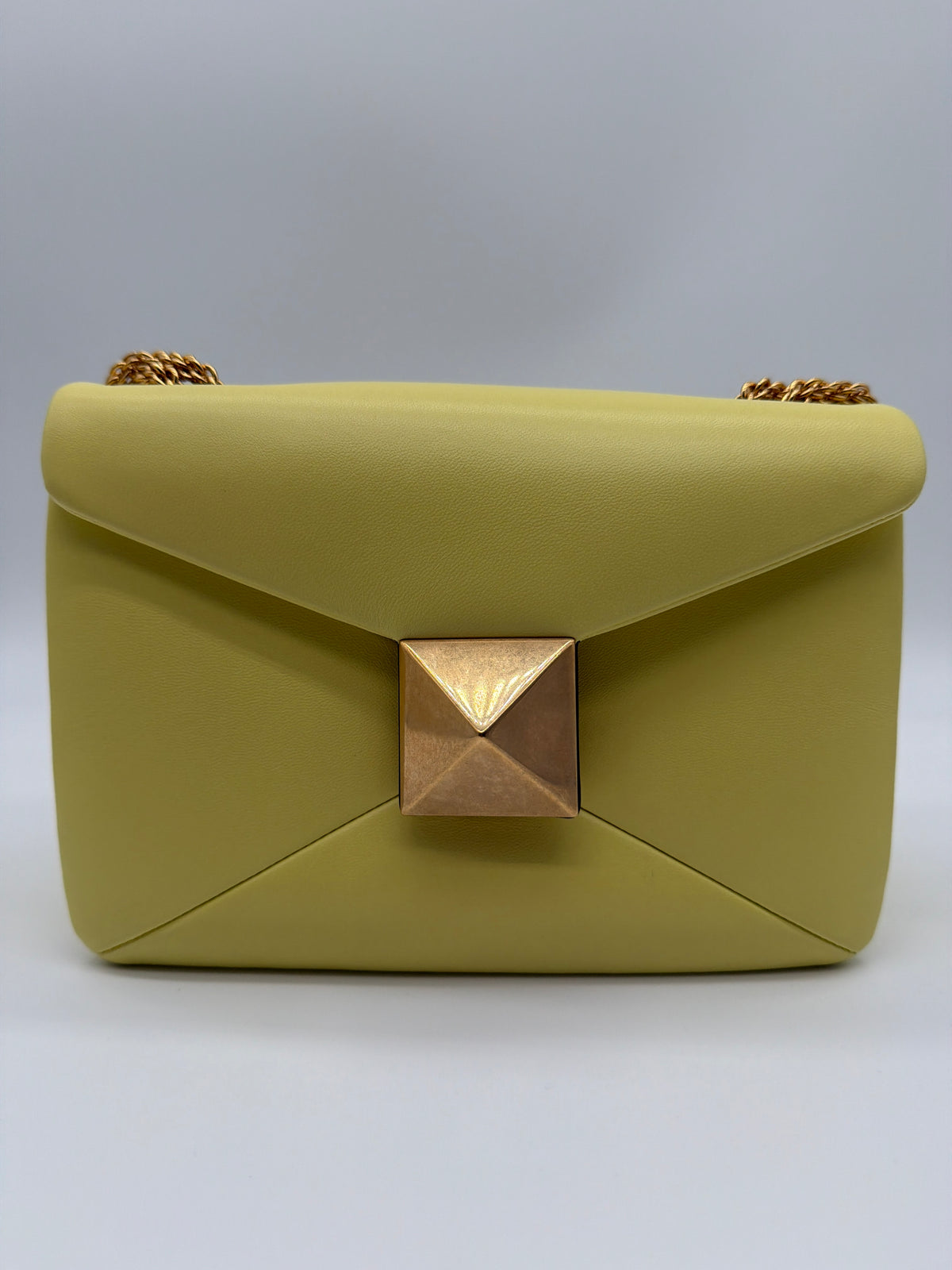Valentino Garavani One Stud Chain in yellow image 1