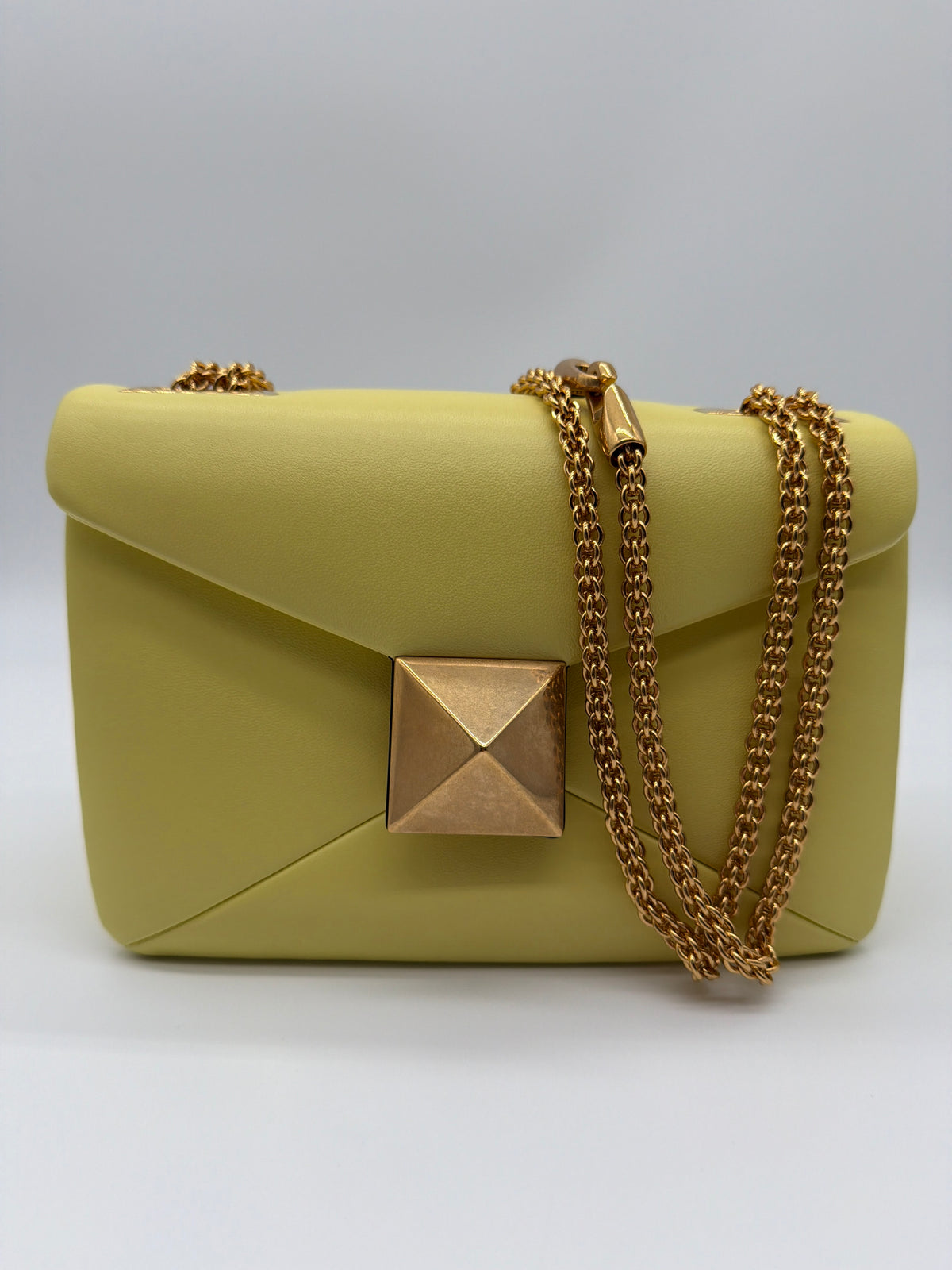 Valentino Garavani One Stud Chain in yellow image 2