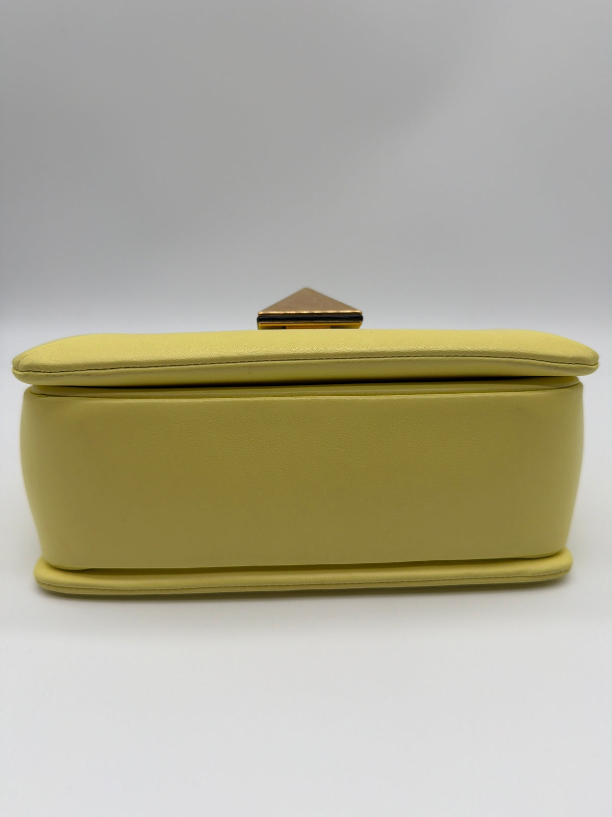 Valentino Garavani One Stud Chain in yellow image 5