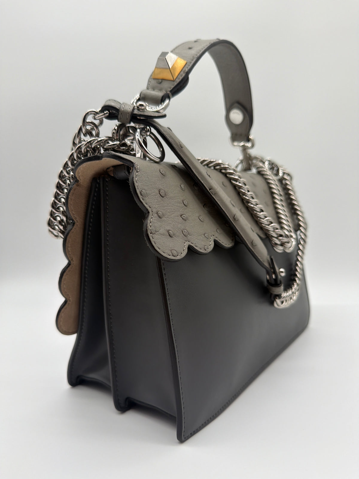 Fendi Kan I in grey ostrich-embossed scalloped flap image 4