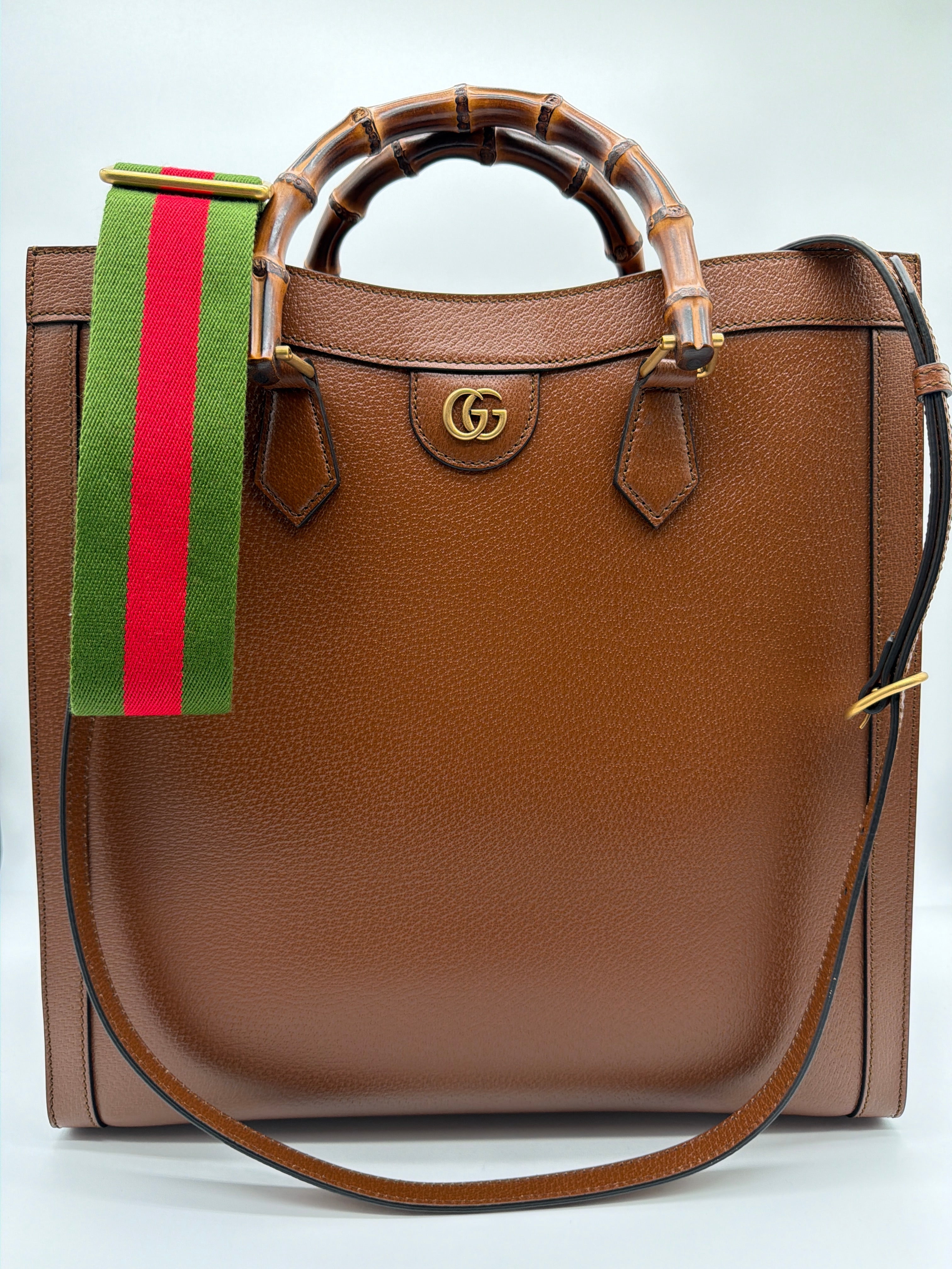 Gucci Diana Medium Tote Bag in Cuir Leather — image 1