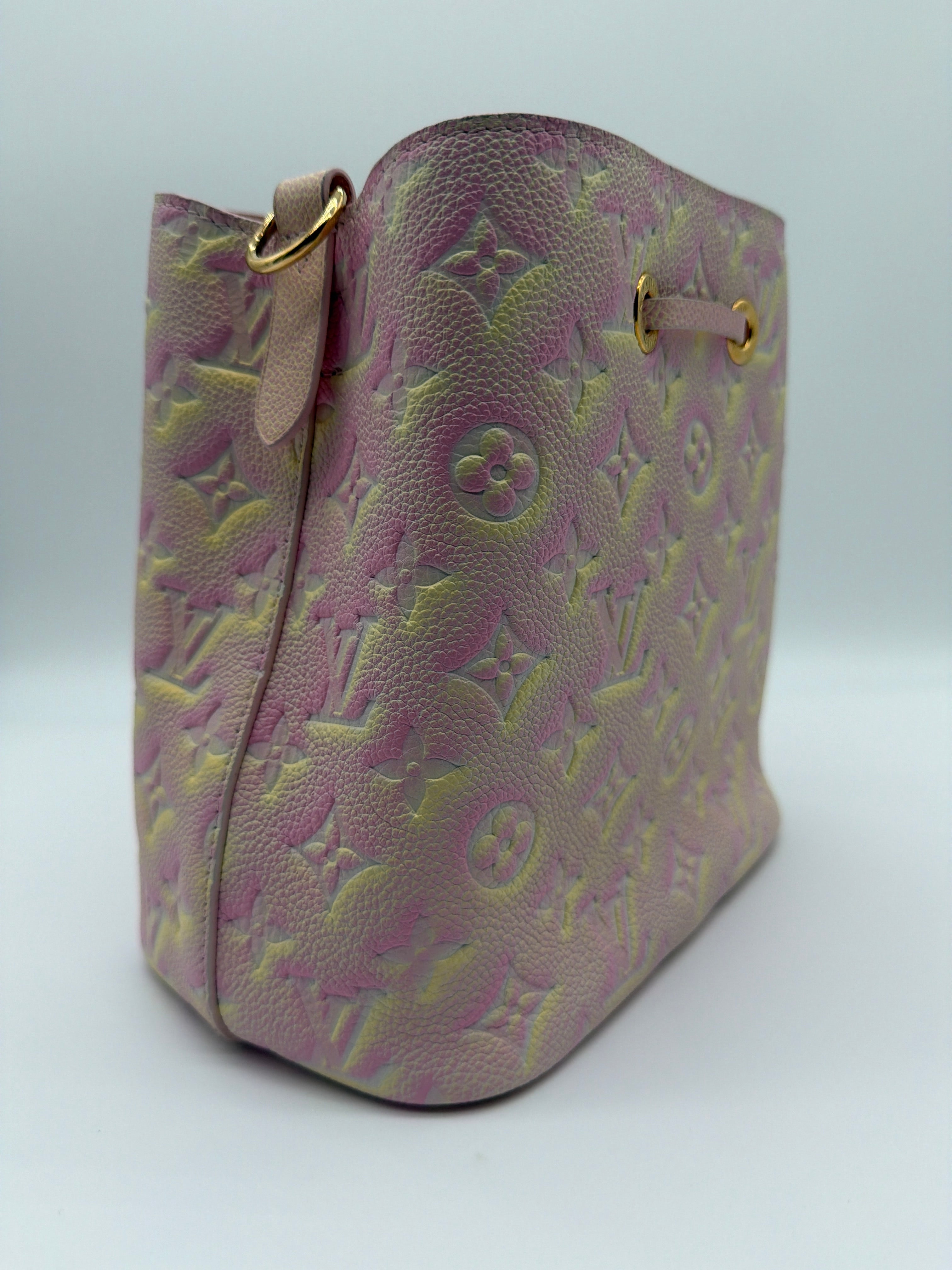 Louis Vuitton NéoNoé BB in Pink Monogram Empreinte Summer Stardust — image 4