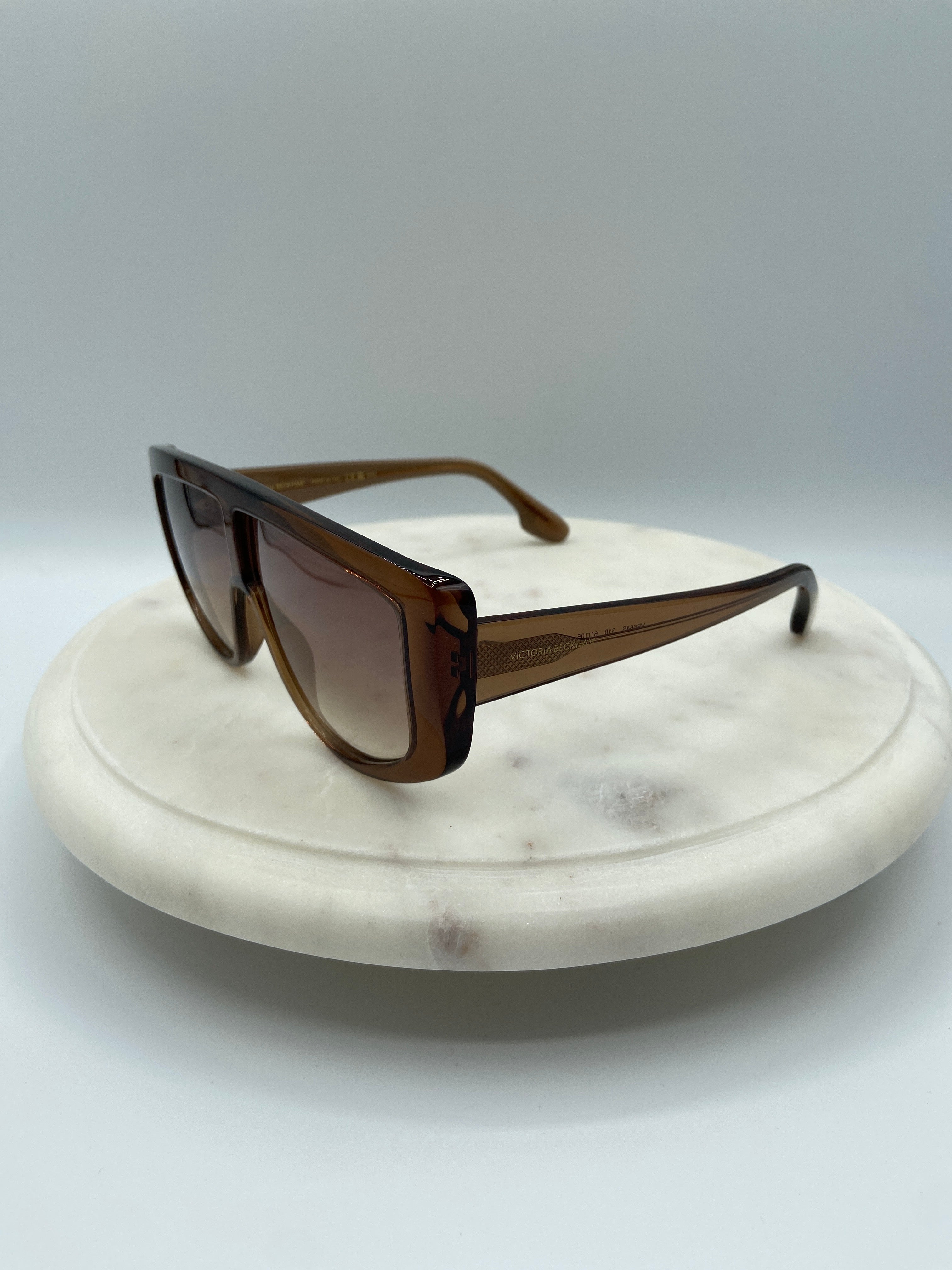 Victoria Beckham Sunglasses – Oversized Brown Shield Frame