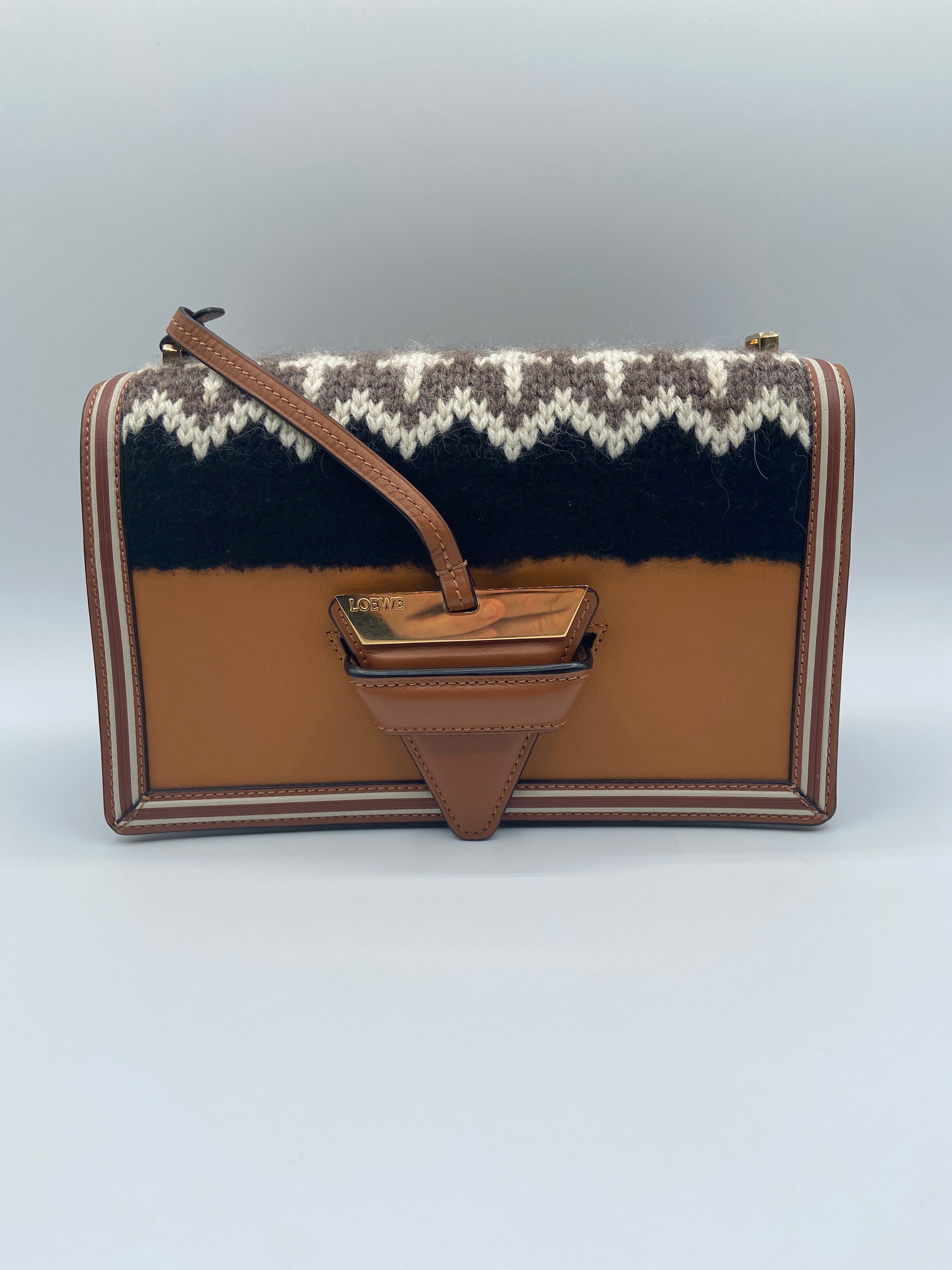 Pre-owned Loewe Puzzle Wallet on Chain in Tan Leather with Knit Wool Panel (Entrupy Certified)