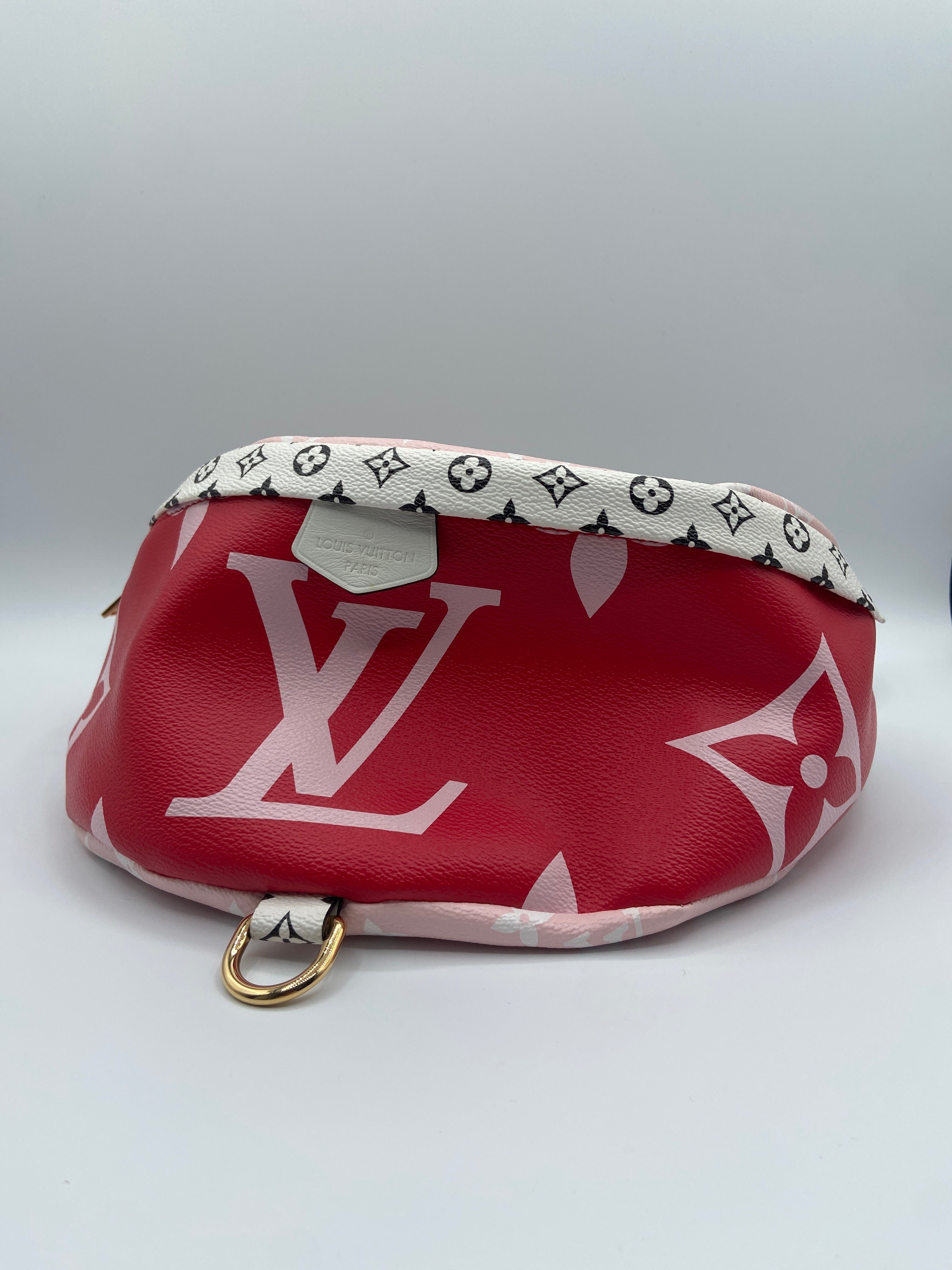 Louis Vuitton Monogram Giant Bumbag – Rouge/Red Canvas