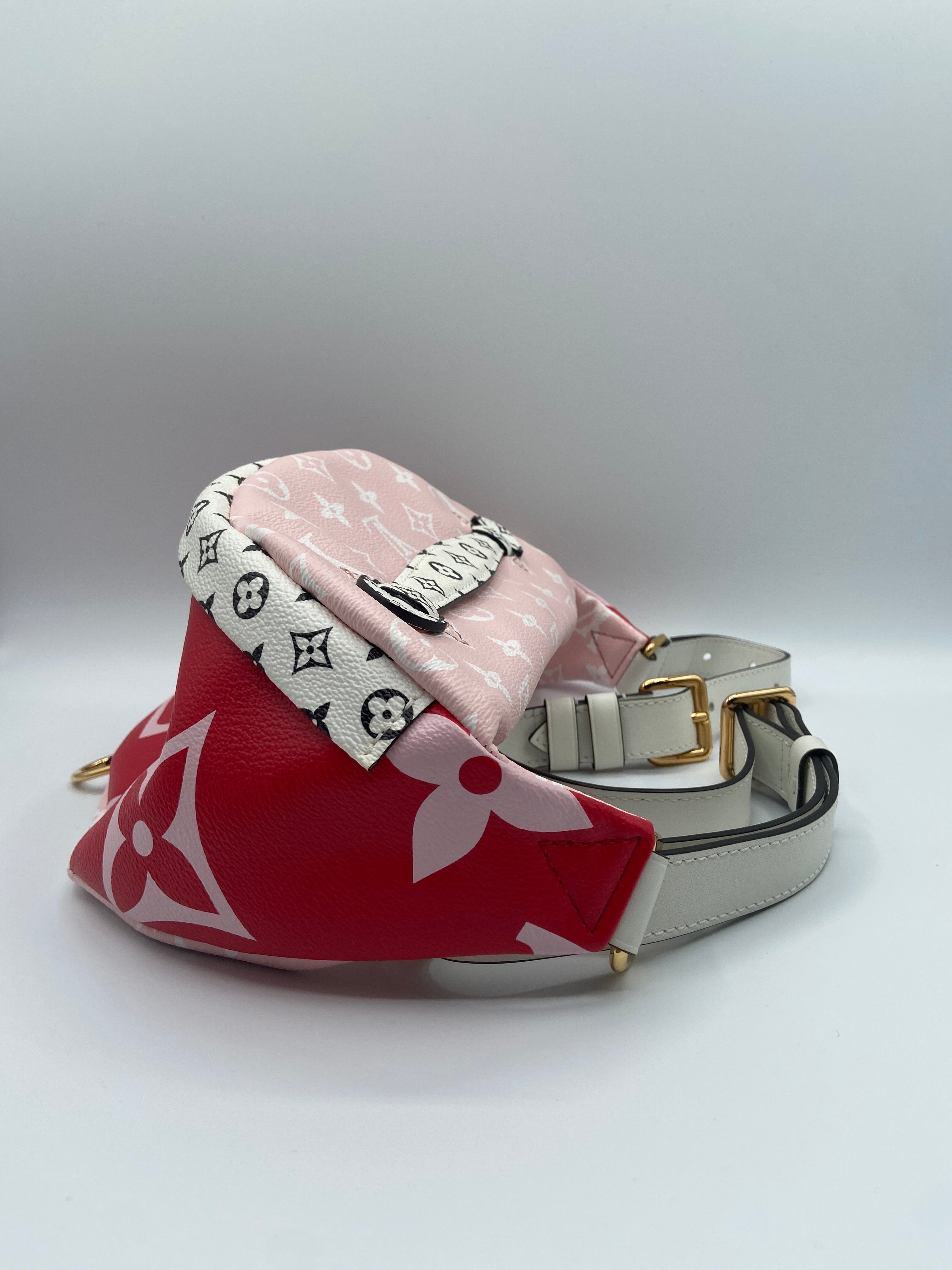 Louis Vuitton Monogram Giant Bumbag – Rouge/Red Canvas
