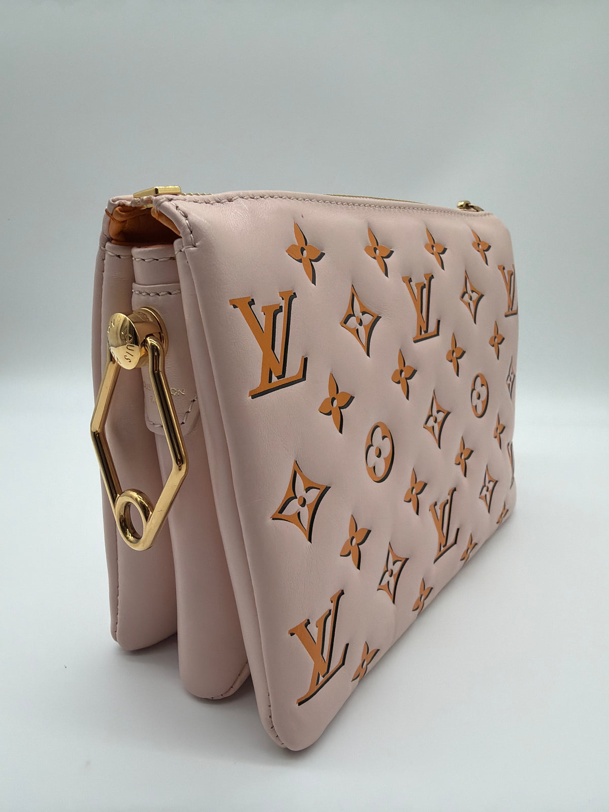 Louis Vuitton Coussin BB in Pearl Lamb image 3