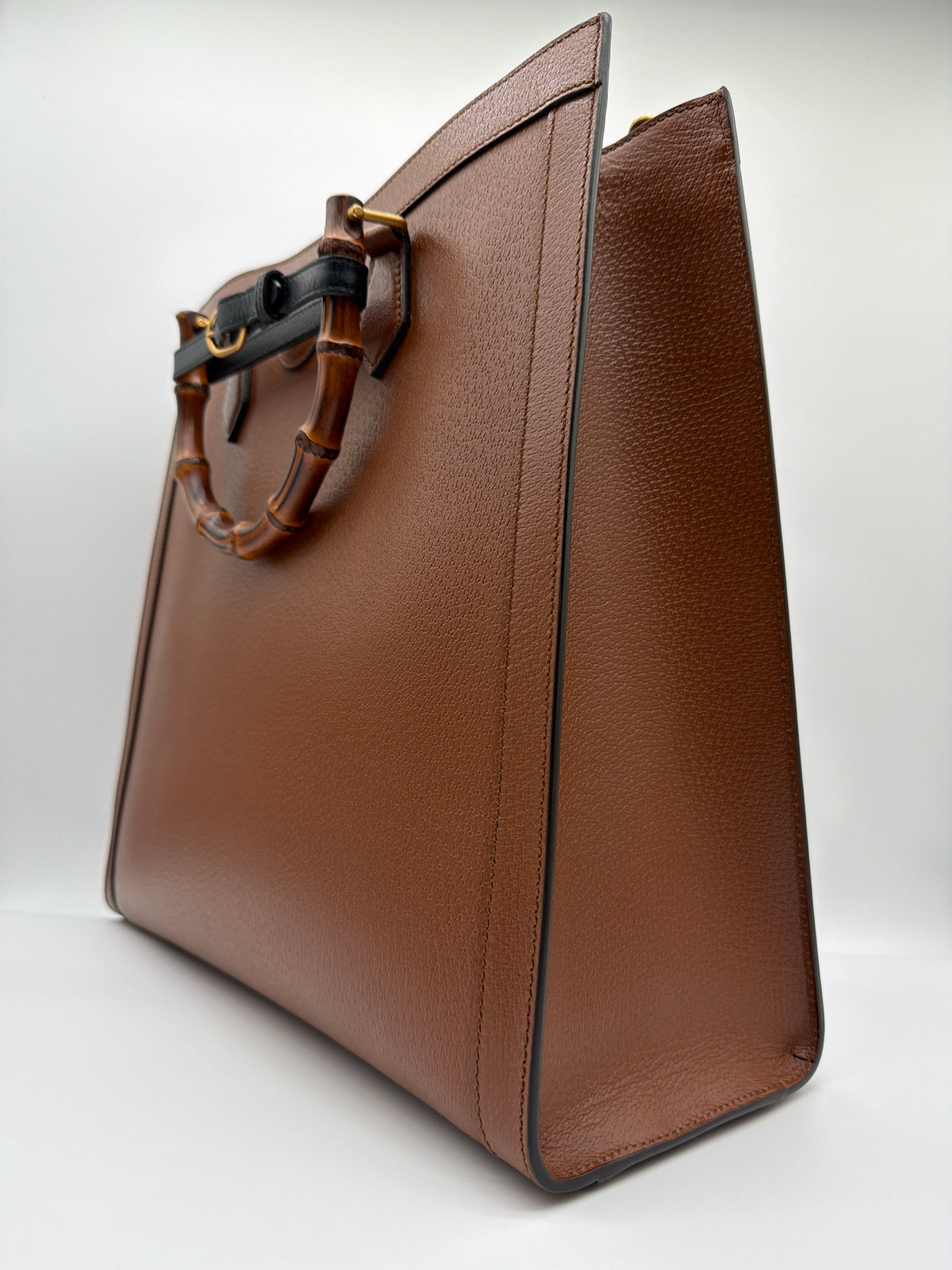  Gucci Diana Medium Tote Bag in Cuir Leather image 2
