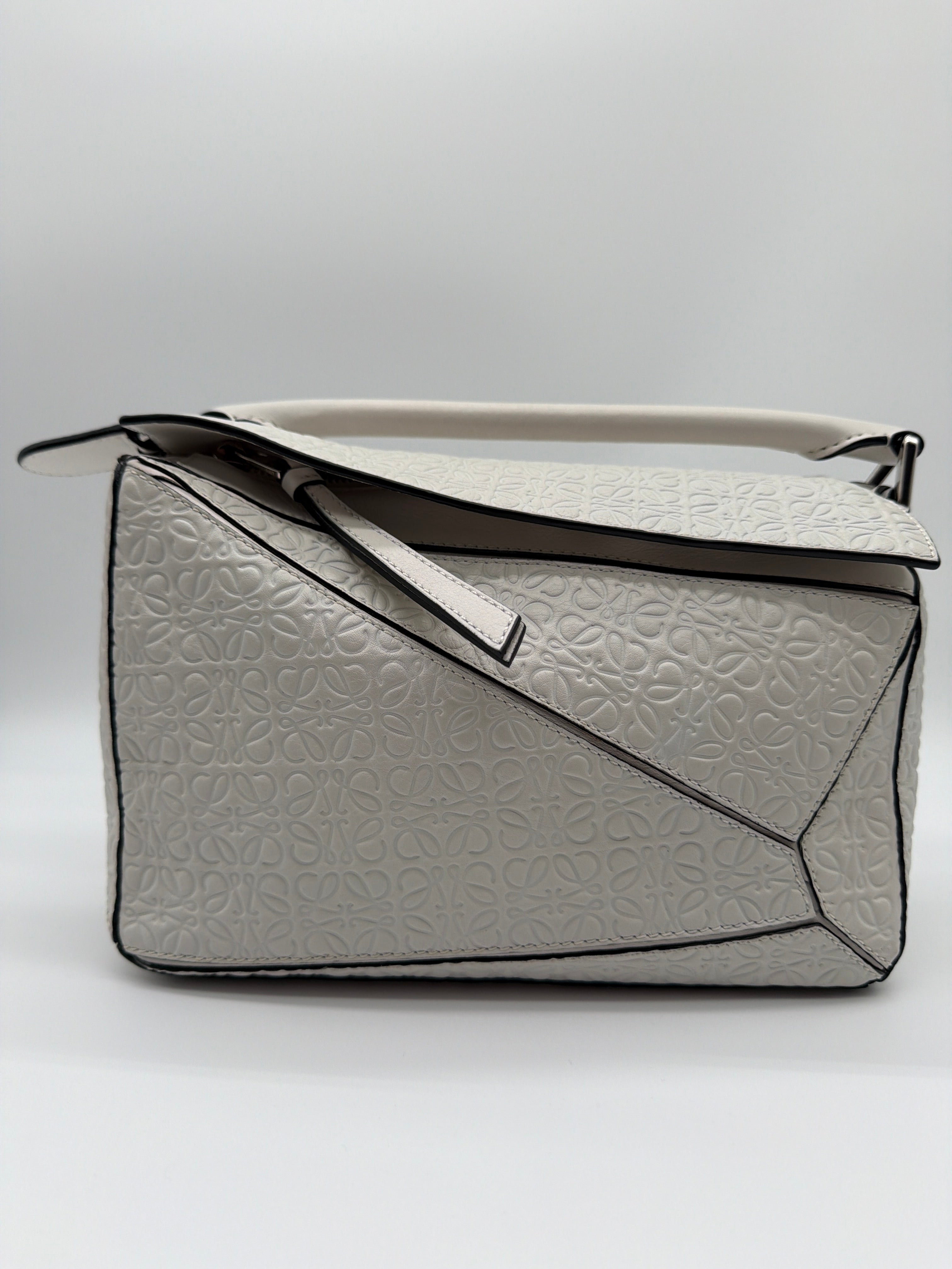 Loewe Small Puzzle in white with an embossed anagram pattern image 2