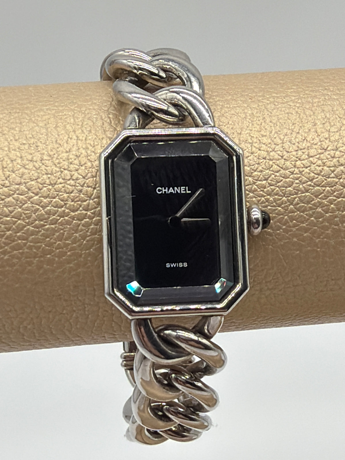 Chanel Première chain watch image 3