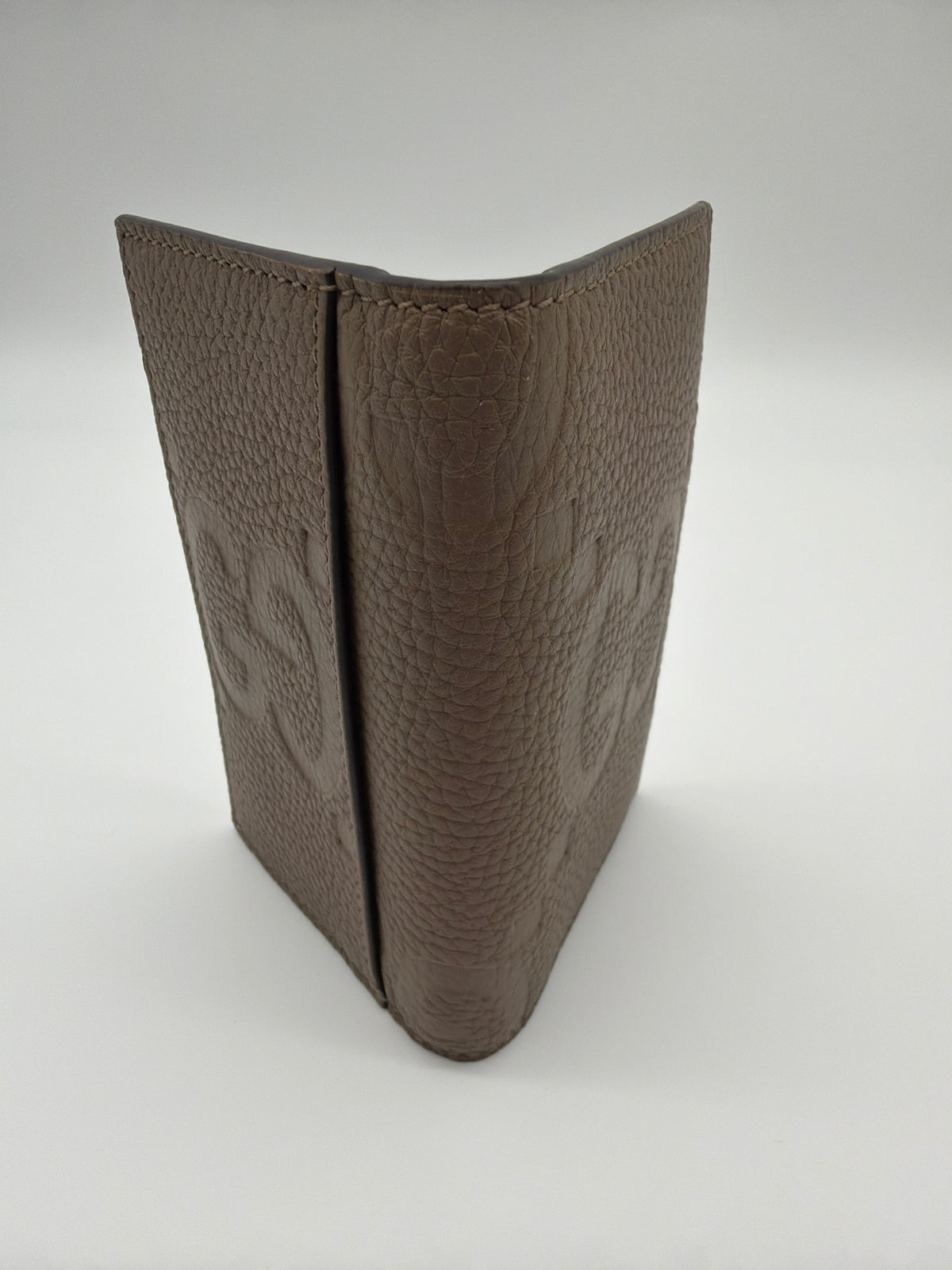 Gucci Jumbo GG Bifold Wallet in taupe/brown pebbled leather image 3