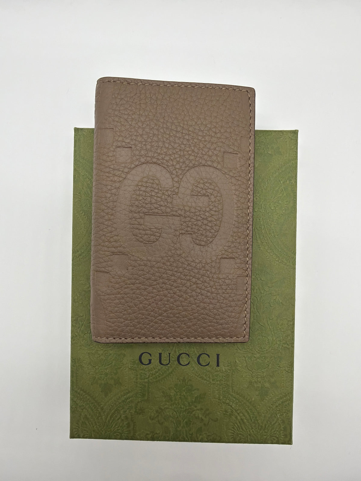Gucci Jumbo GG Bifold Wallet in taupe/brown pebbled leather image 4