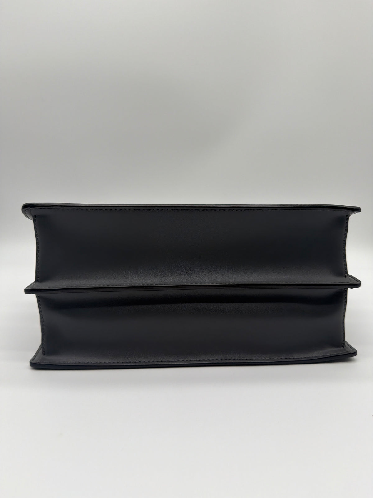 Fendi Kan I in grey ostrich-embossed scalloped flap image 5