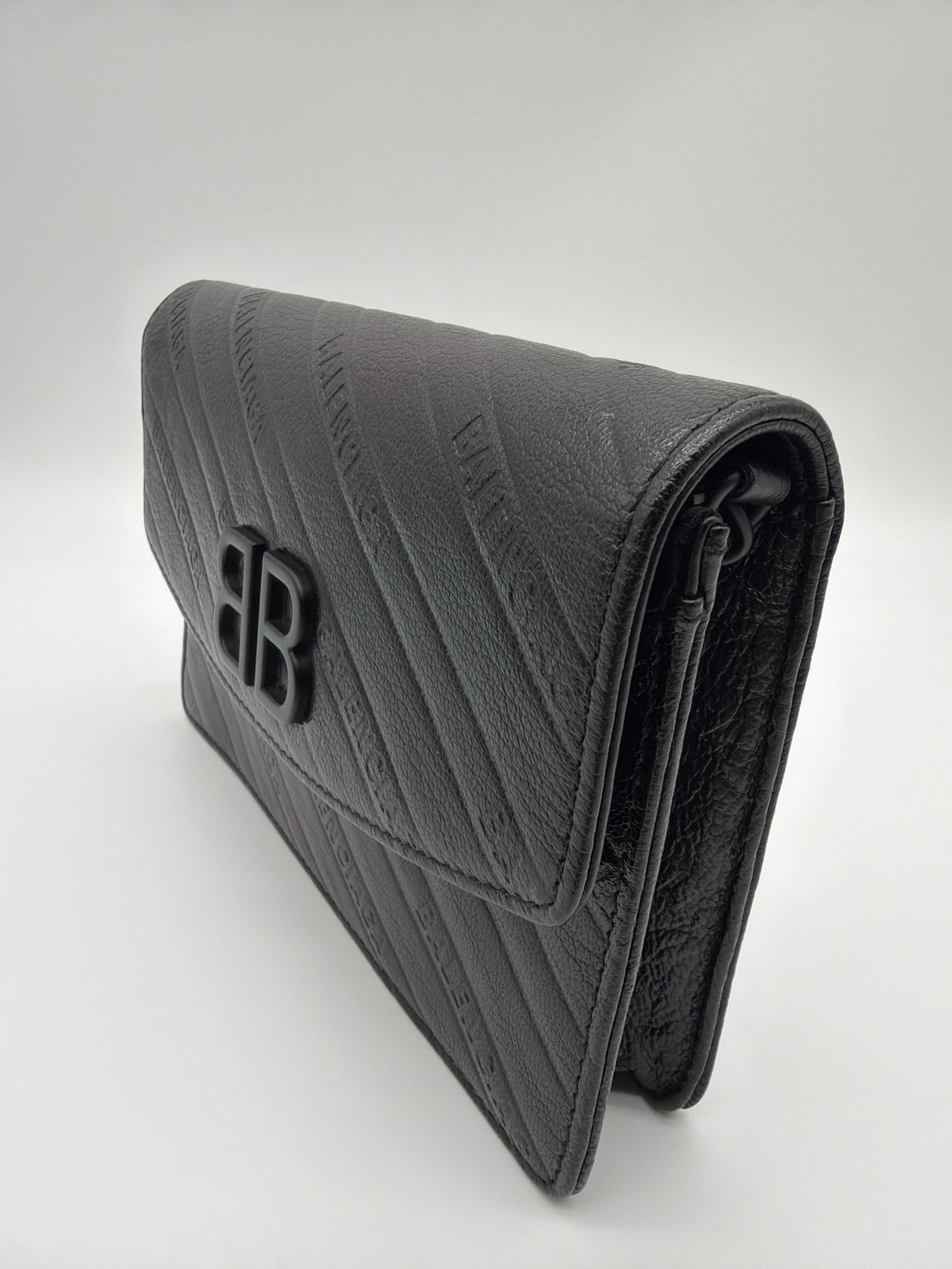 Balenciaga Shiny Goatskin Logo Embossed Monochrome BB Wallet on Chain  image 3