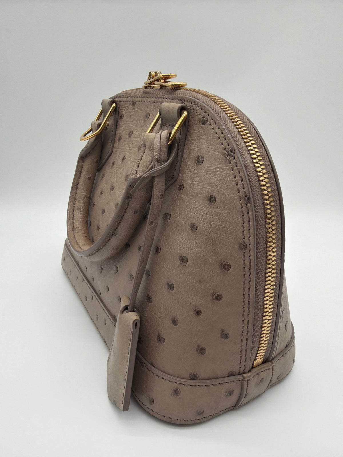 Louis Vuitton Ostrich Alma bag in Gris  image 3
