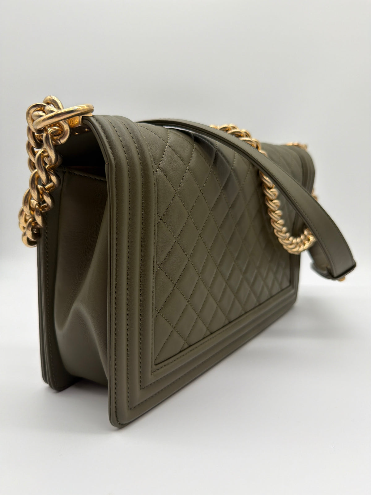 Chanel Caviar Quilted Medium Boy Flap in olive green/khaki  image 3