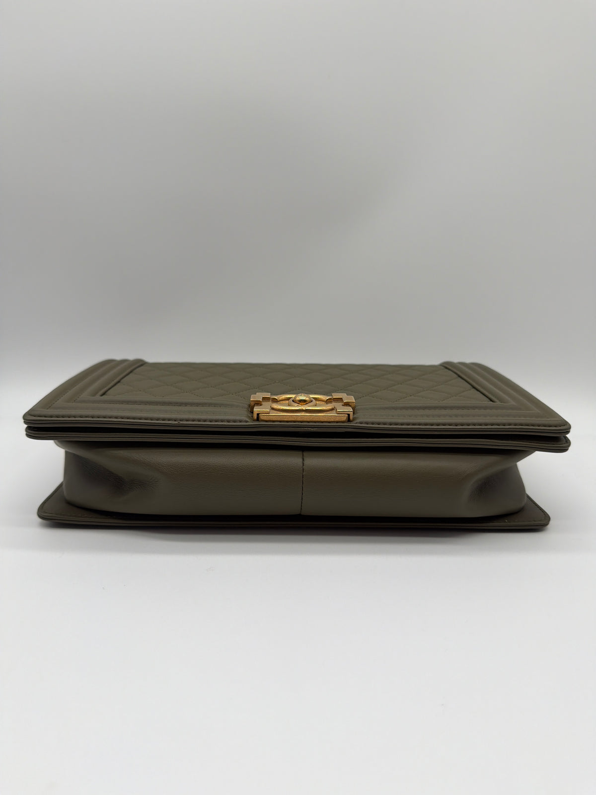 Chanel Caviar Quilted Medium Boy Flap in olive green/khaki  image 4