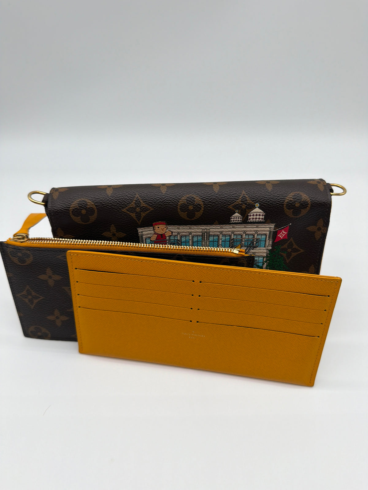 Louis Vuitton Monogram 2022 Christmas Animation New York Soho Pochette Félicie WoC image 3