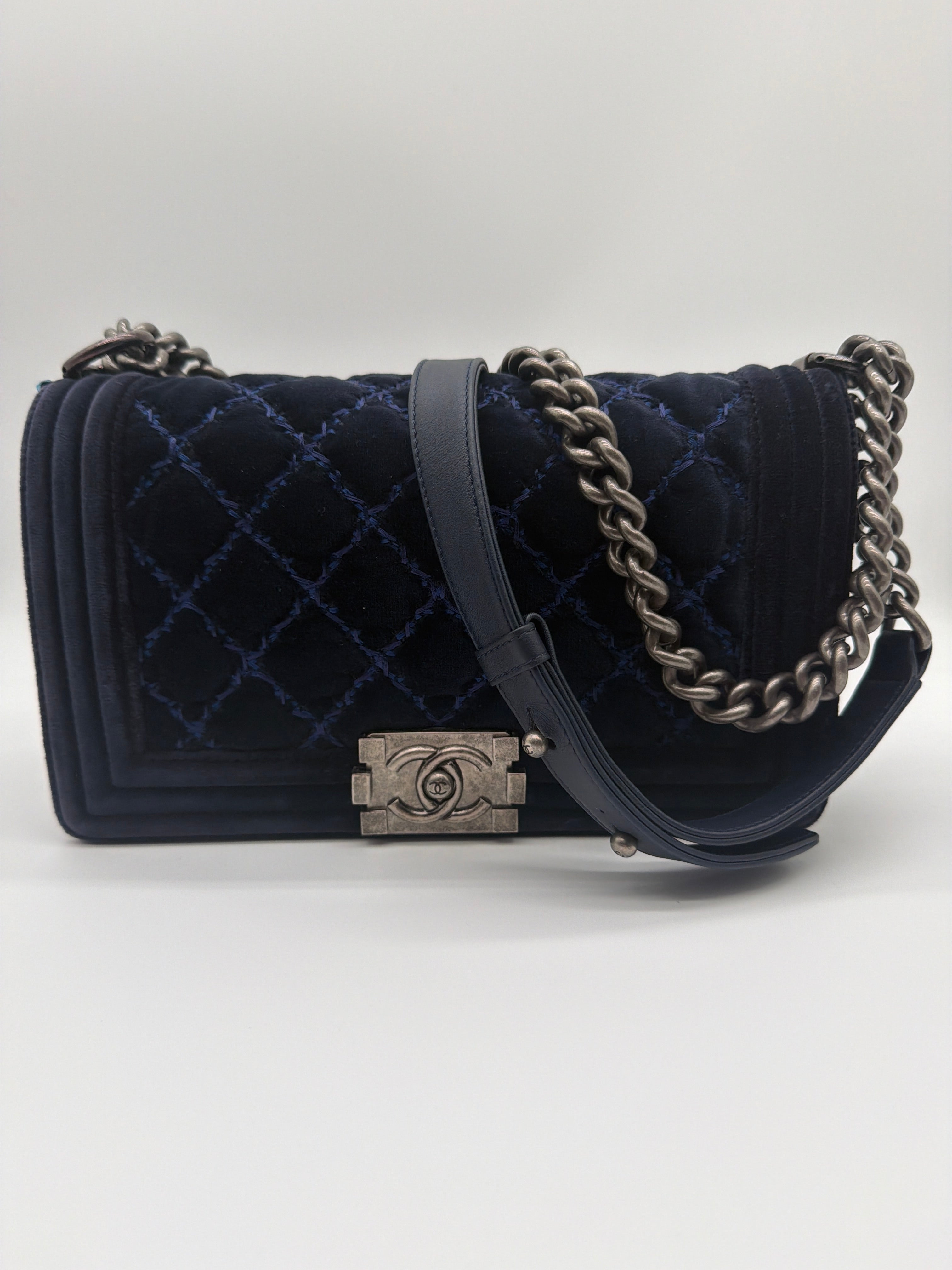 Chanel Boy Flap Bag in navy blue quilted velvet — image 1