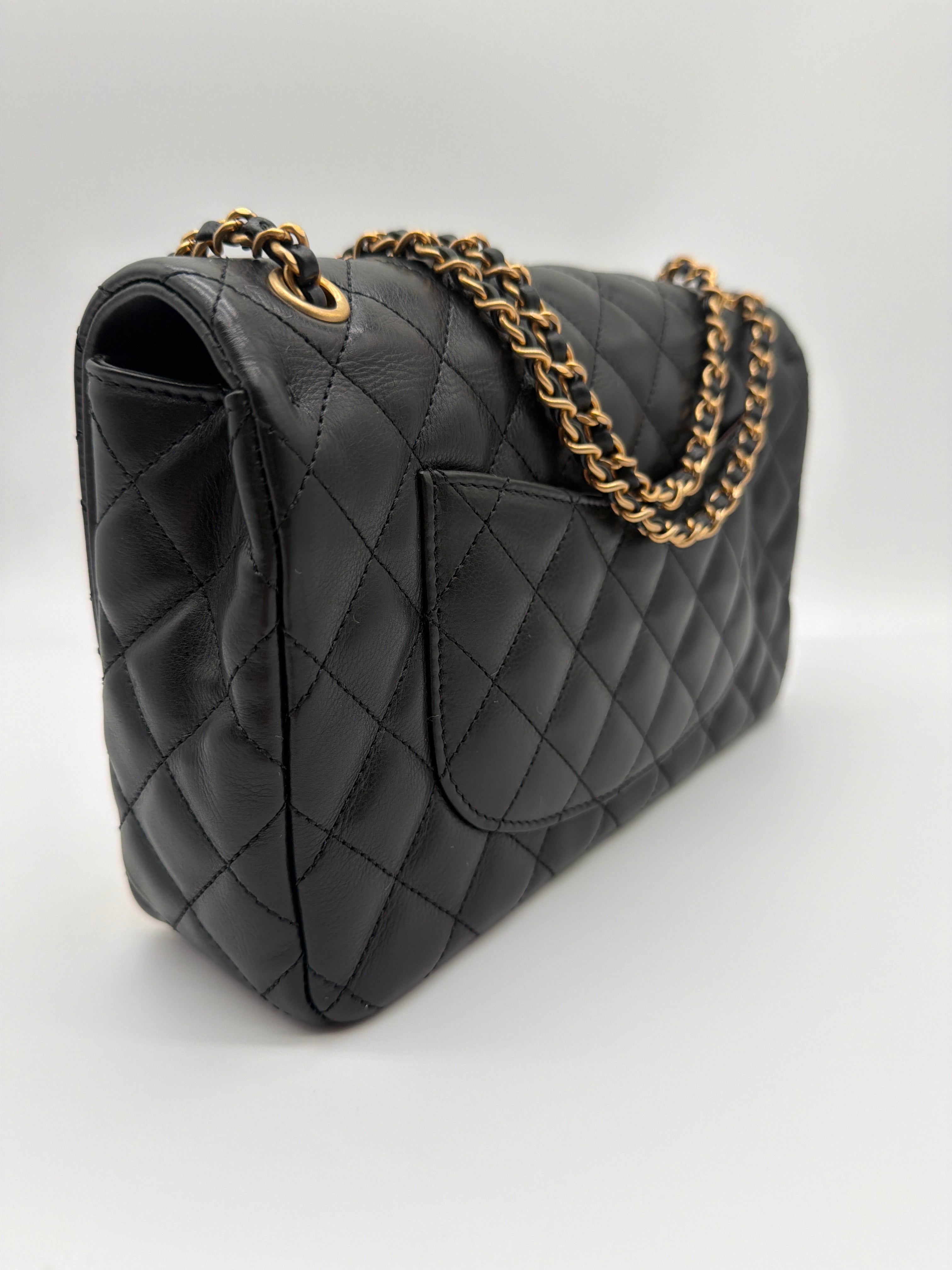 Chanel Paris-Cosmopolite Rock the Corner flap bag — image 3