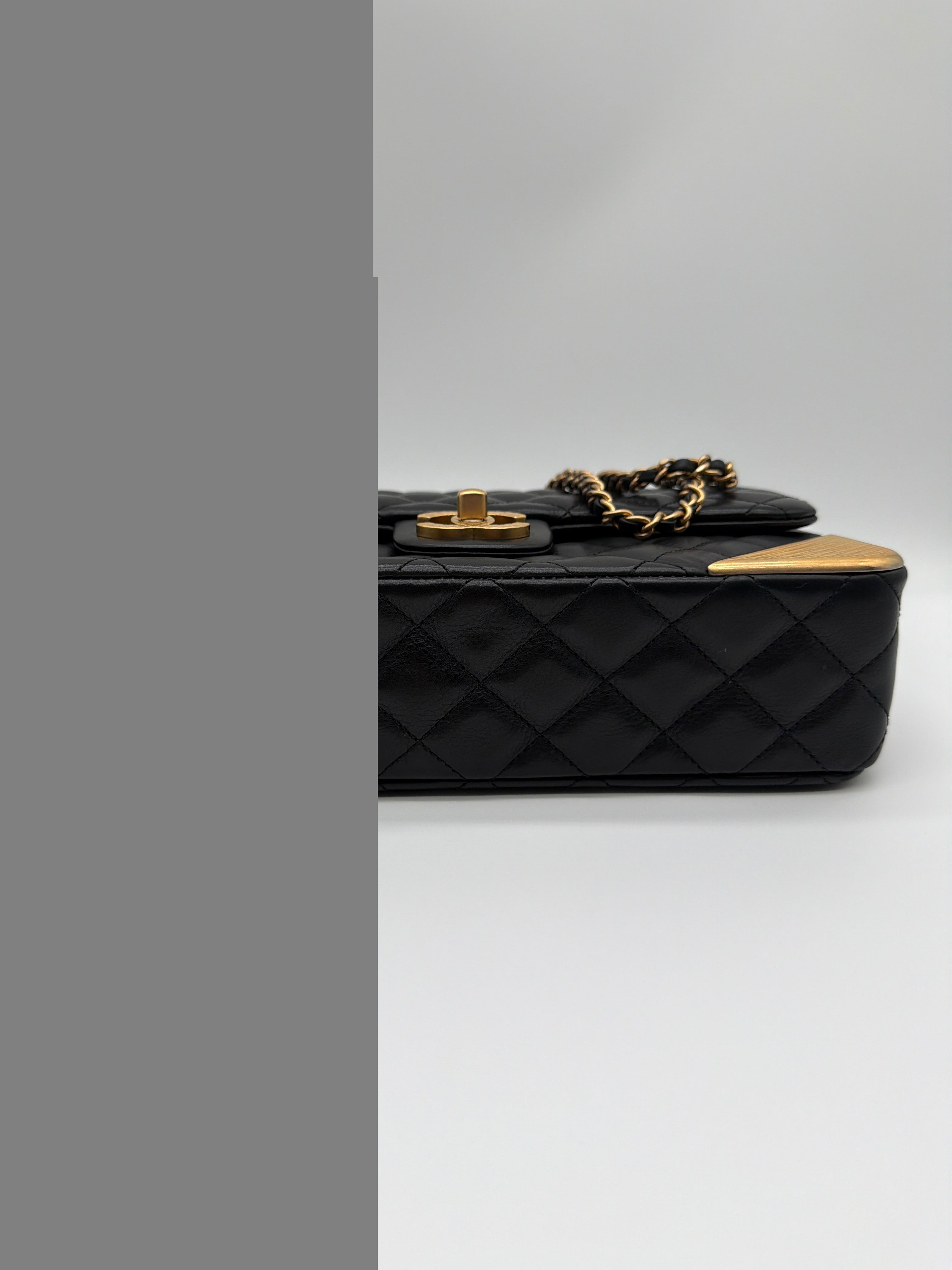 Chanel Paris-Cosmopolite Rock the Corner flap bag — image 4