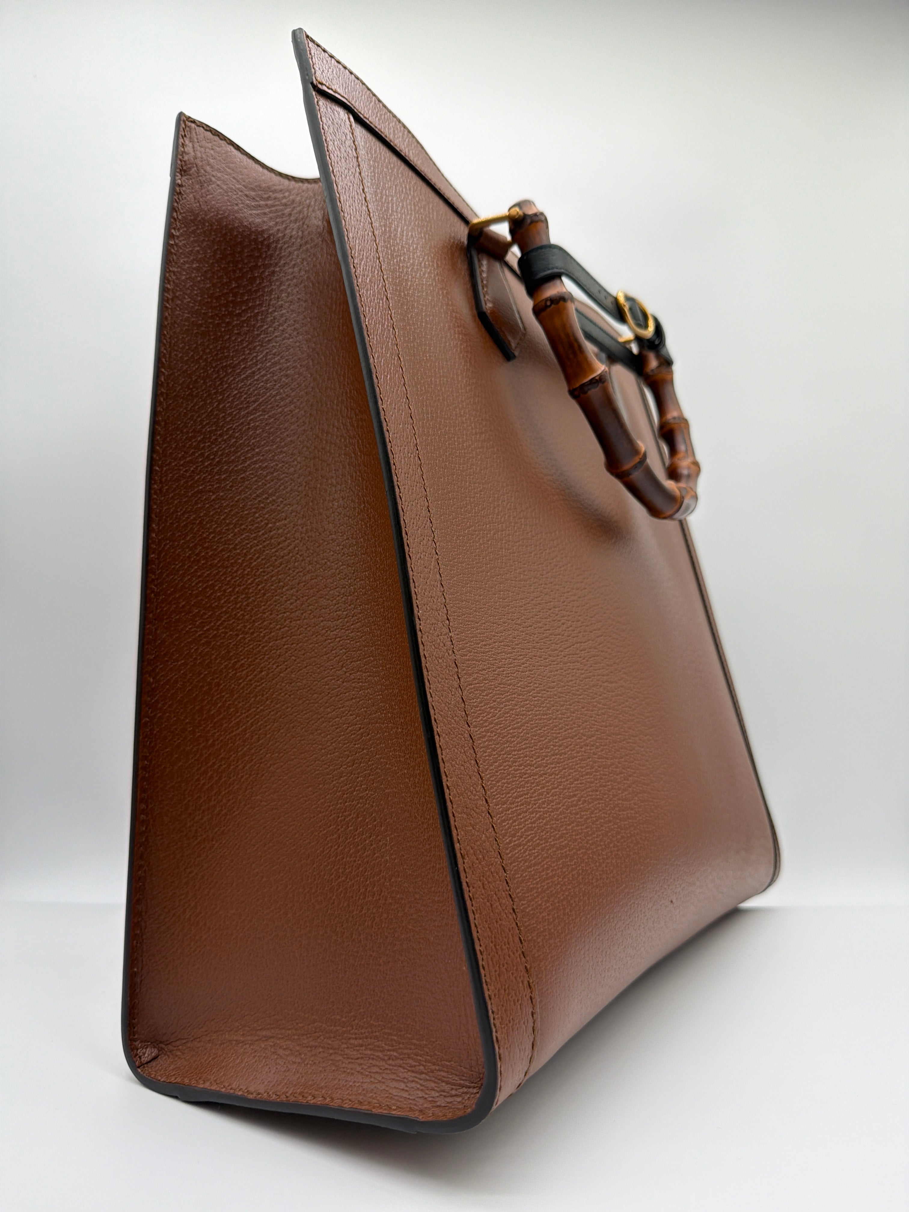 Gucci Diana Medium Tote Bag in Cuir Leather — image 3