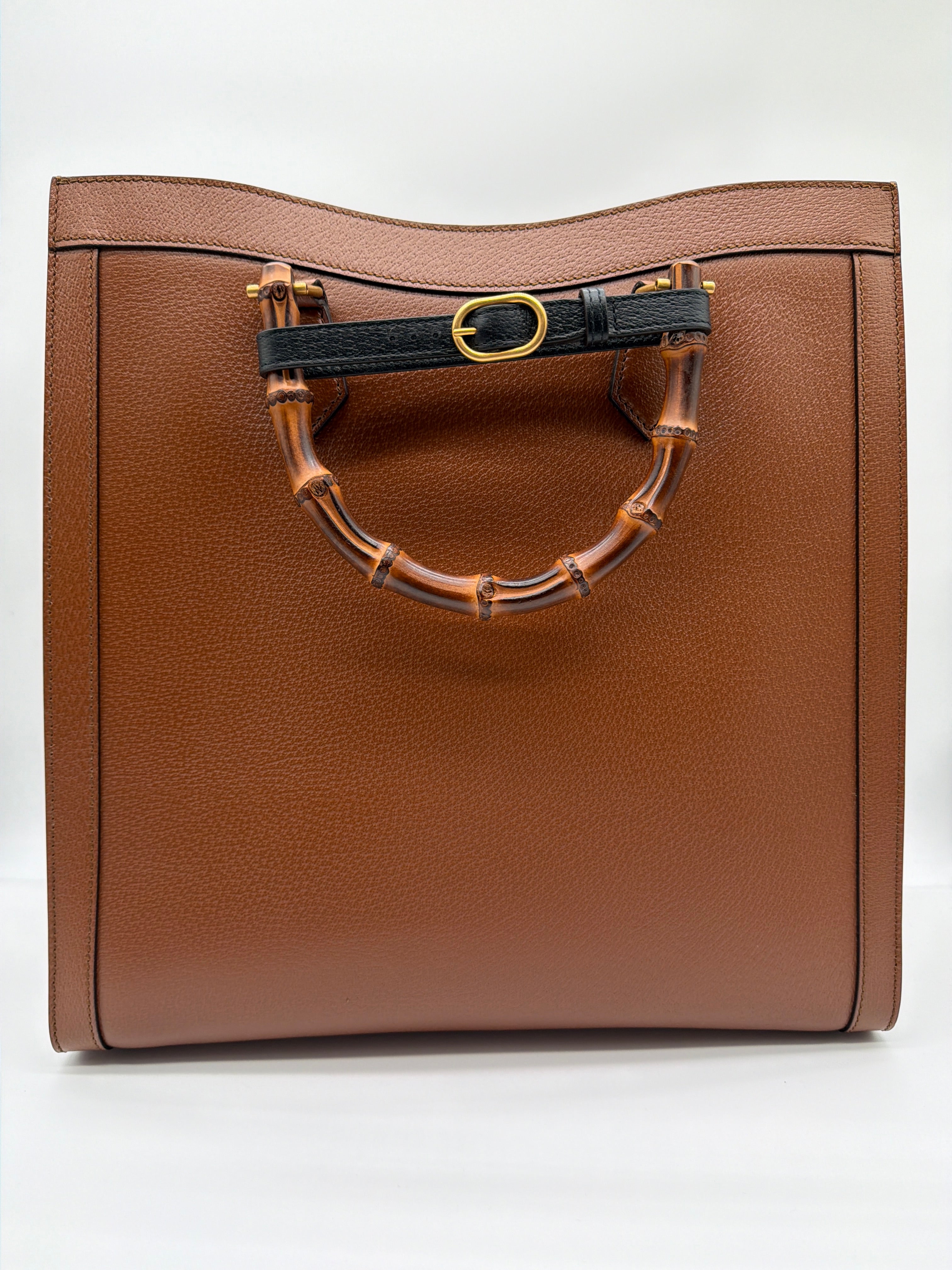 Gucci Diana Medium Tote Bag in Cuir Leather — image 4