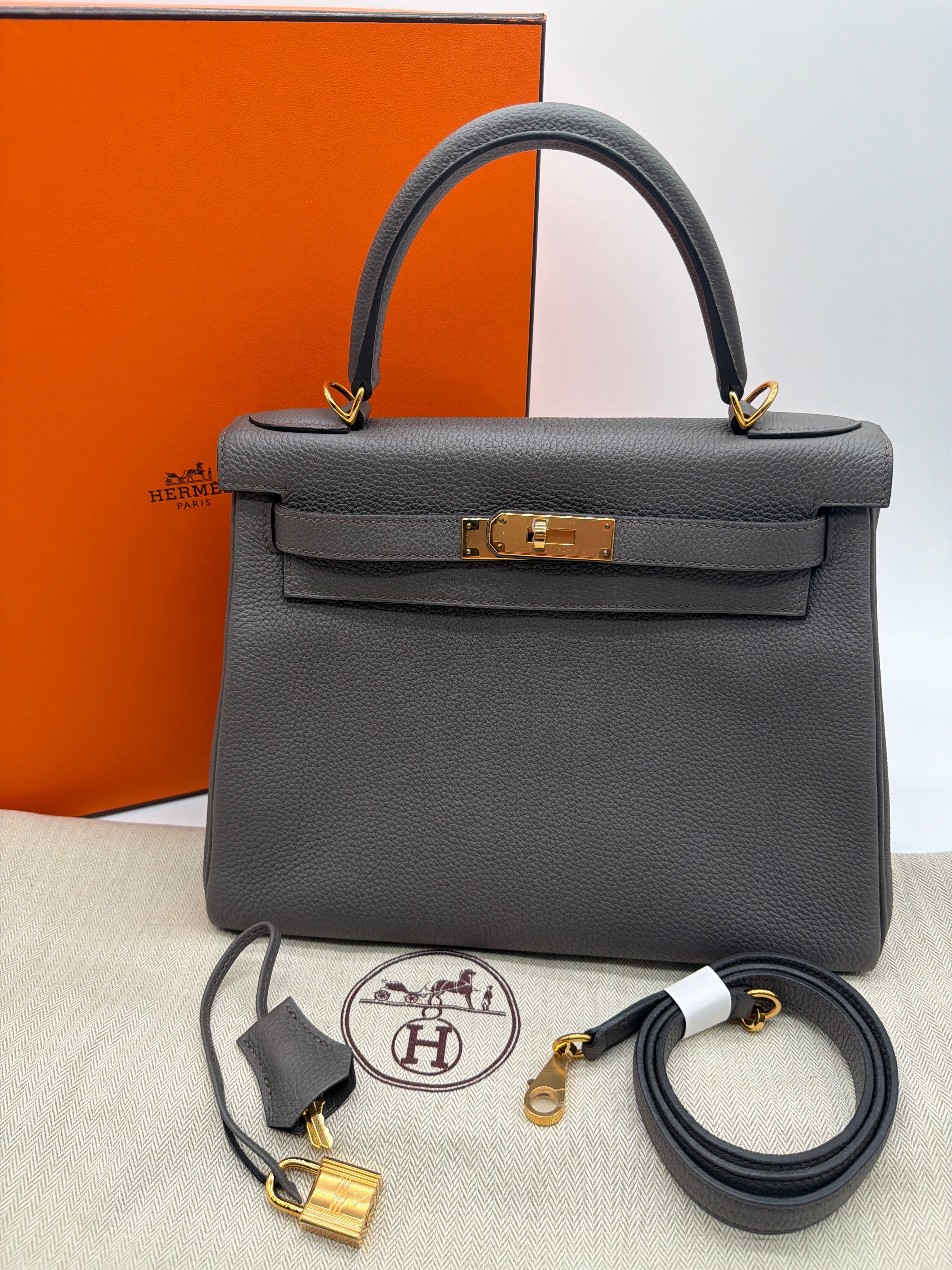 Hermès Togo Kelly II Retourne 28, Etain — image 5