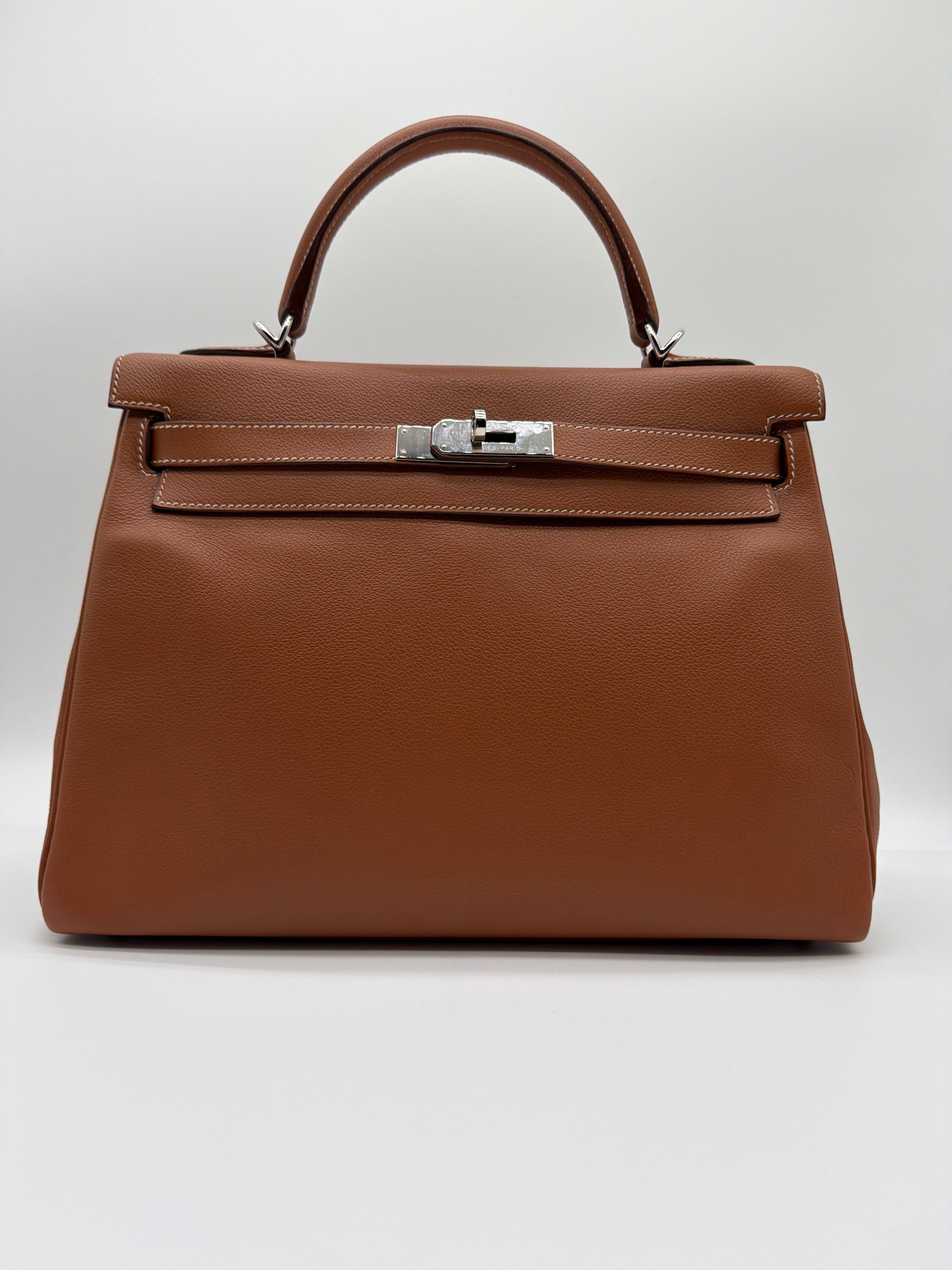 Hermès Kelly Retourne 32 in Gold Togo — image 4