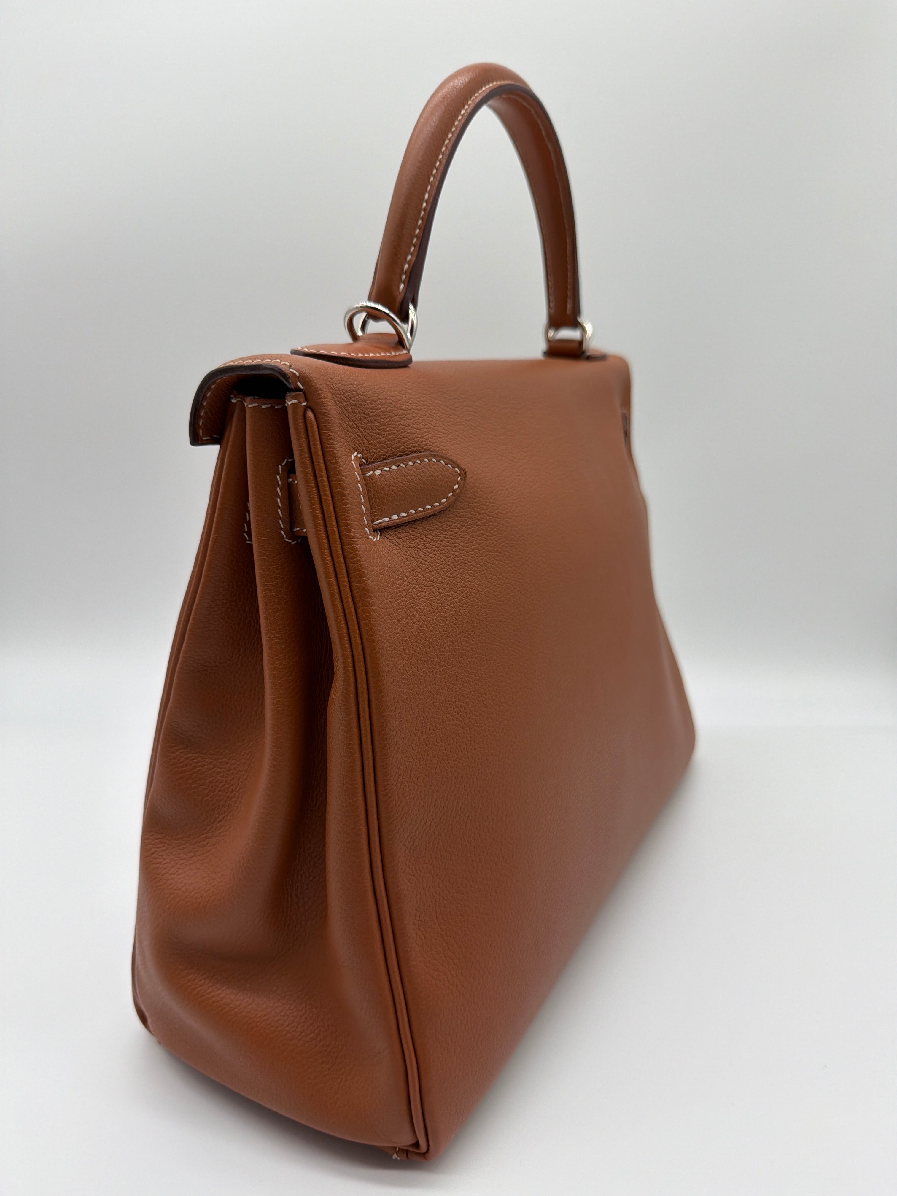 Hermès Kelly Retourne 32 in Gold Togo — image 5