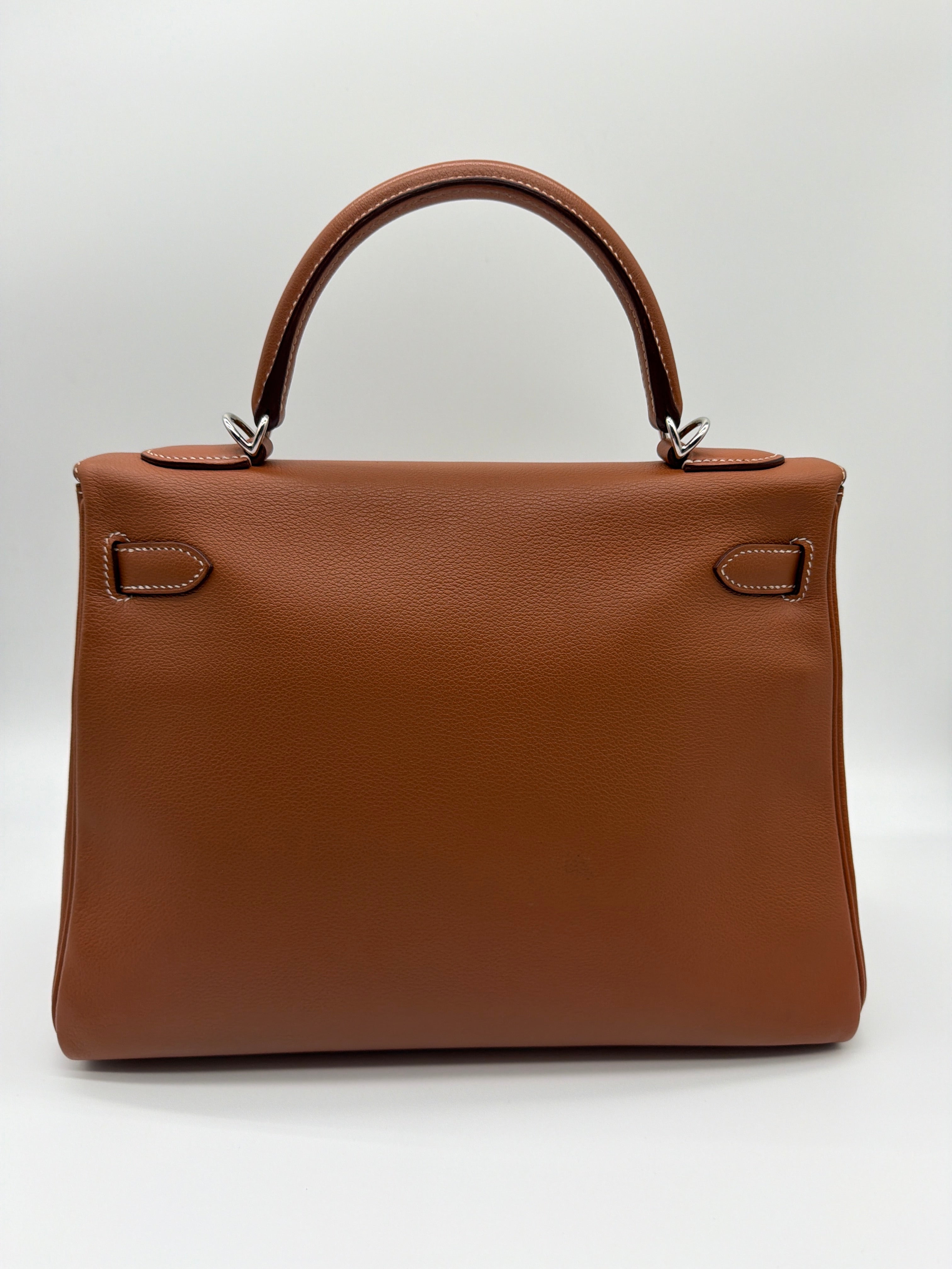 Hermès Kelly Retourne 32 in Gold Togo — image 8