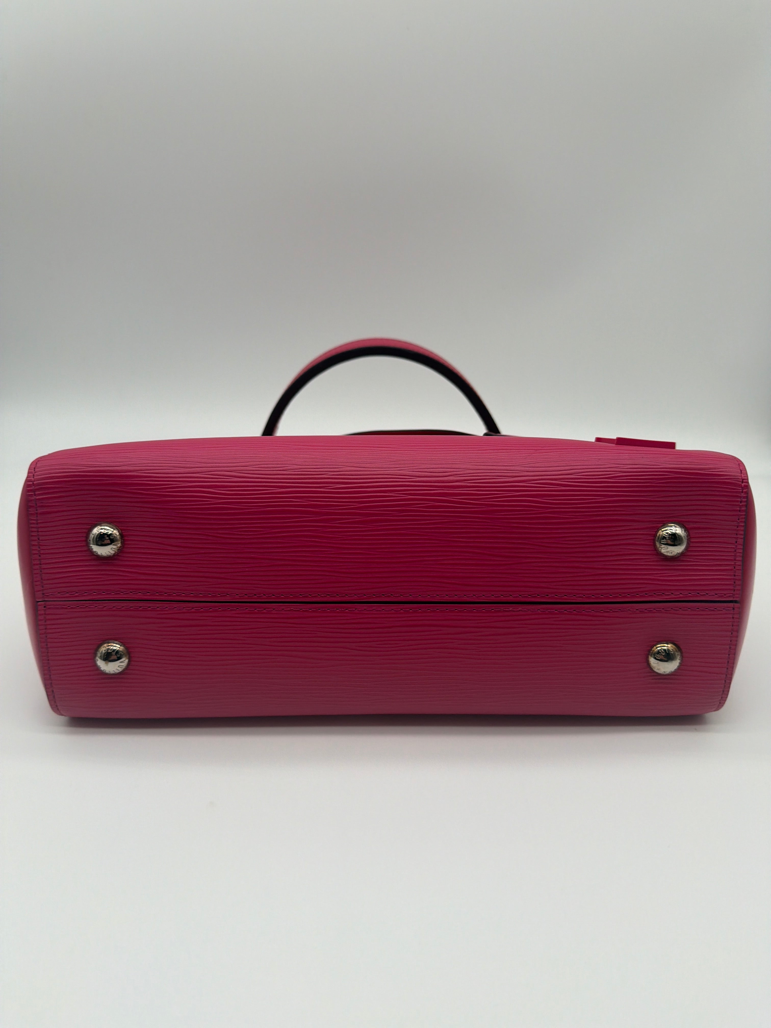 Louis Vuitton Epi Cluny MM in Hot Pink — image 4