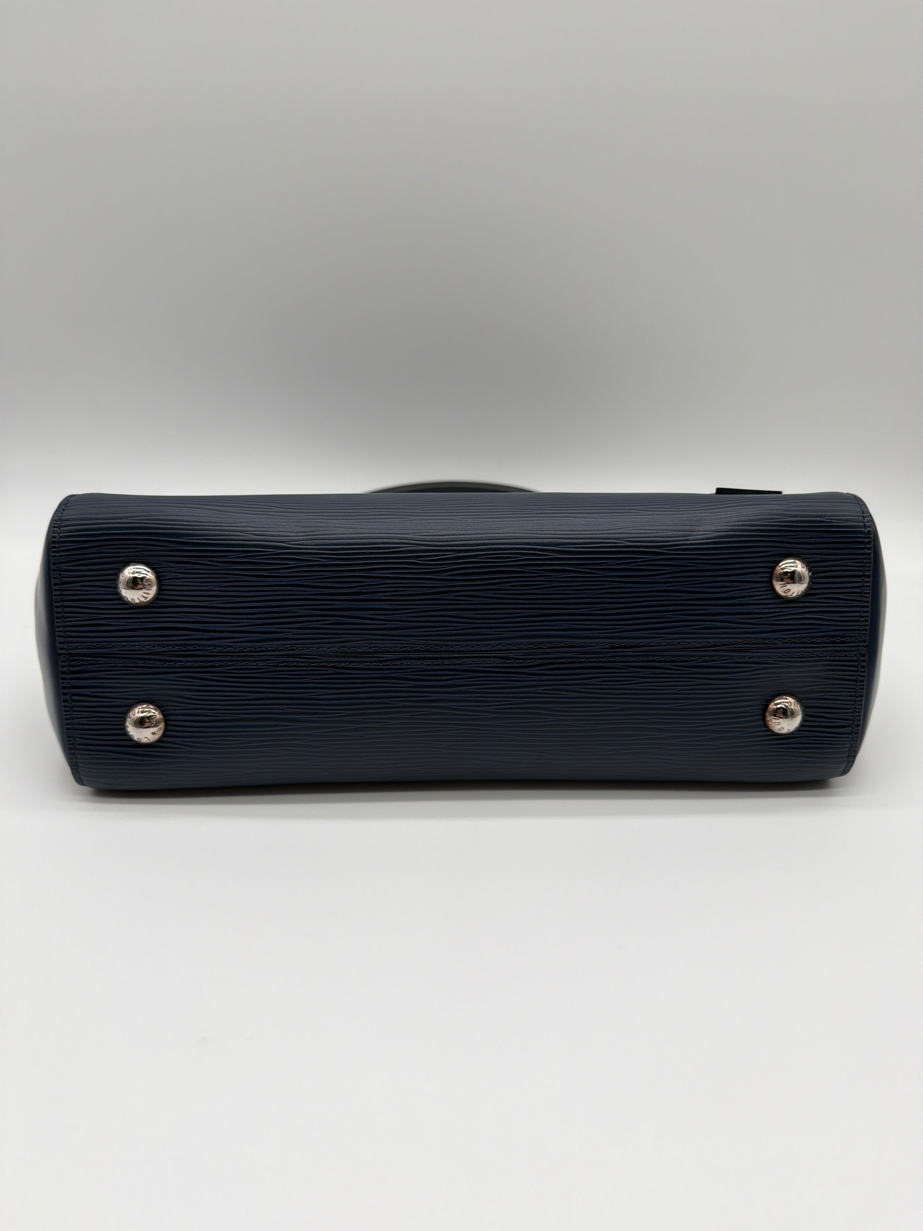 Louis Vuitton Cluny MM bag in indigo blue Epi — image 4