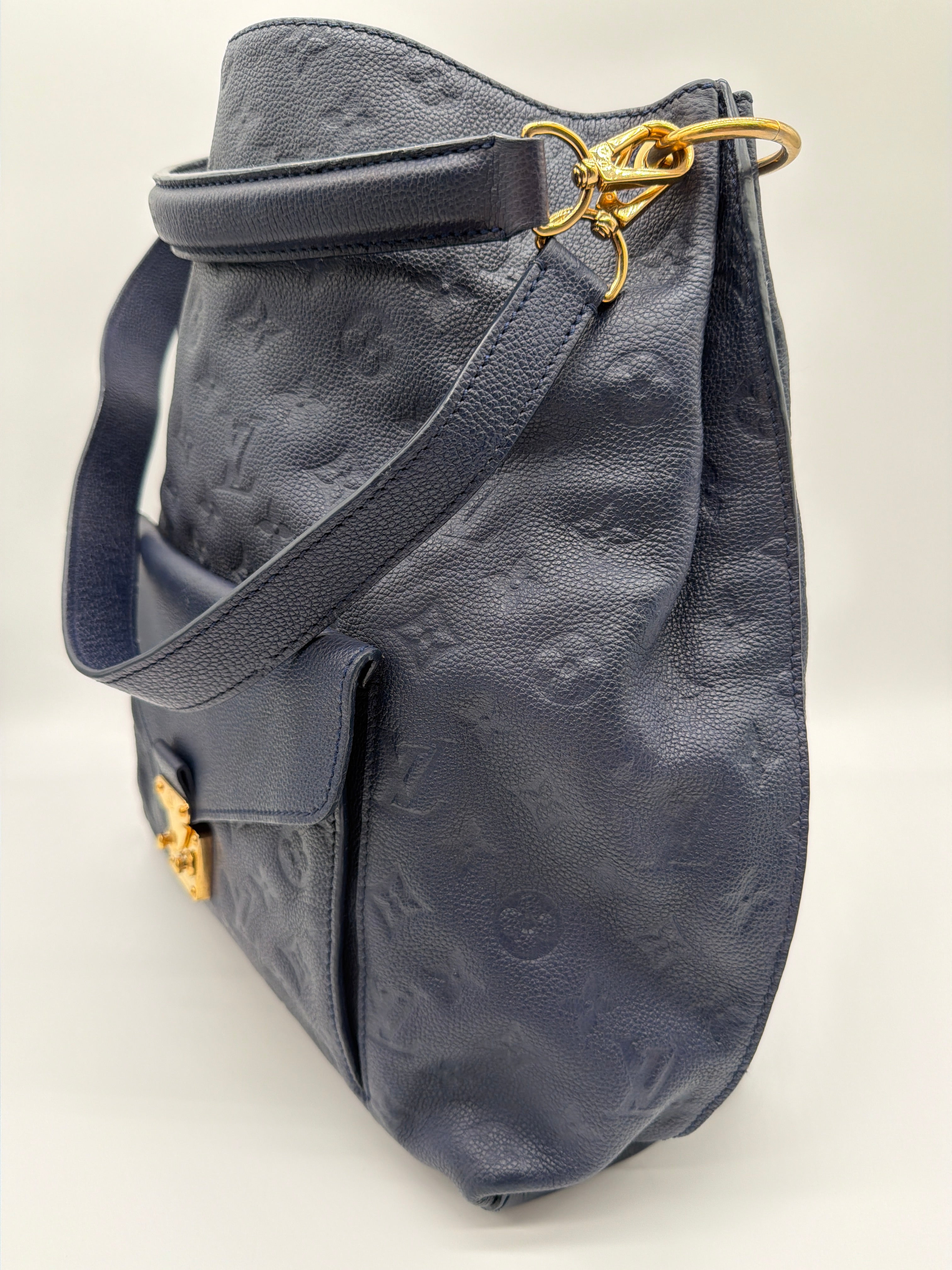 Louis Vuitton Hobo Métis in dark navy blue - image 2