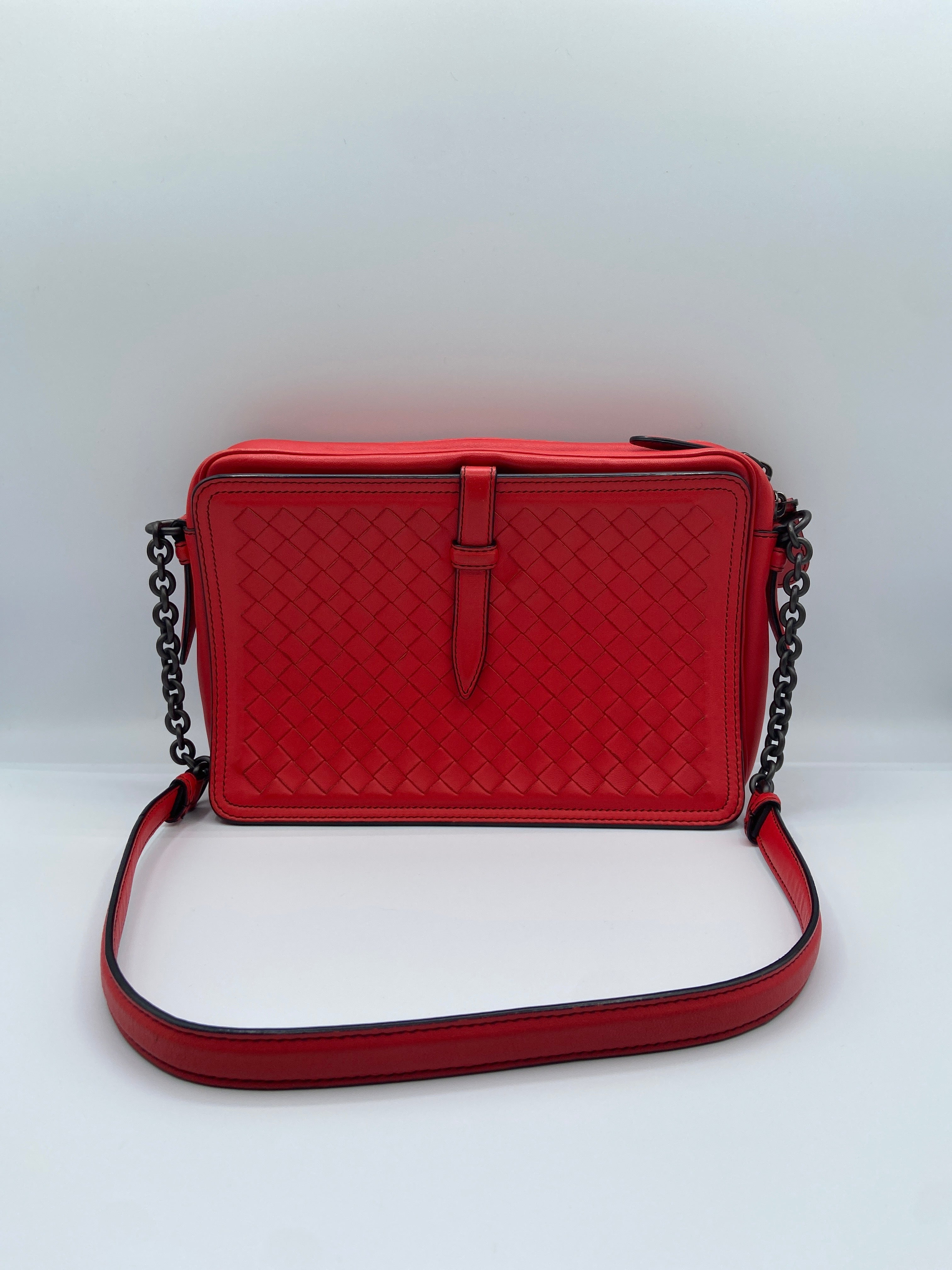 Bottega Veneta Intrecciato Shoulder Bag – Red Leather