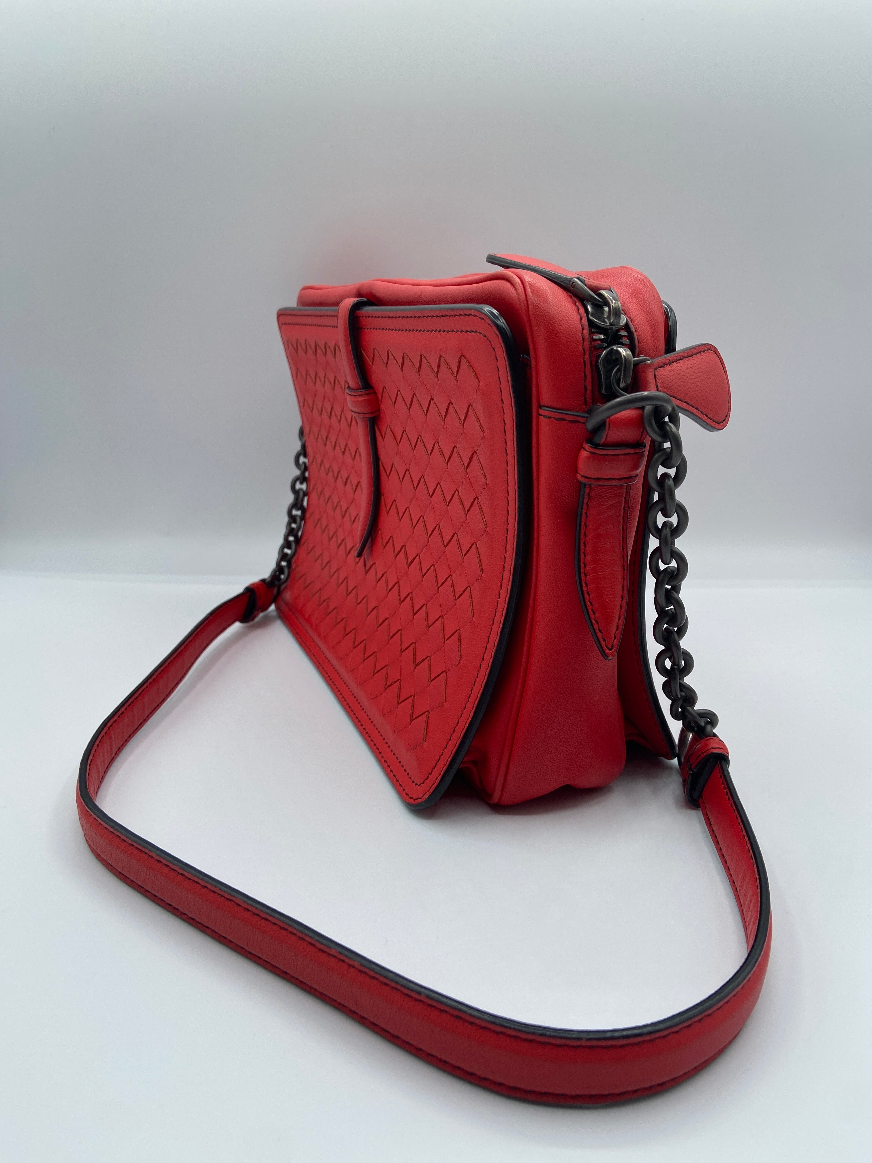 Bottega Veneta Intrecciato Shoulder Bag – Red Leather
