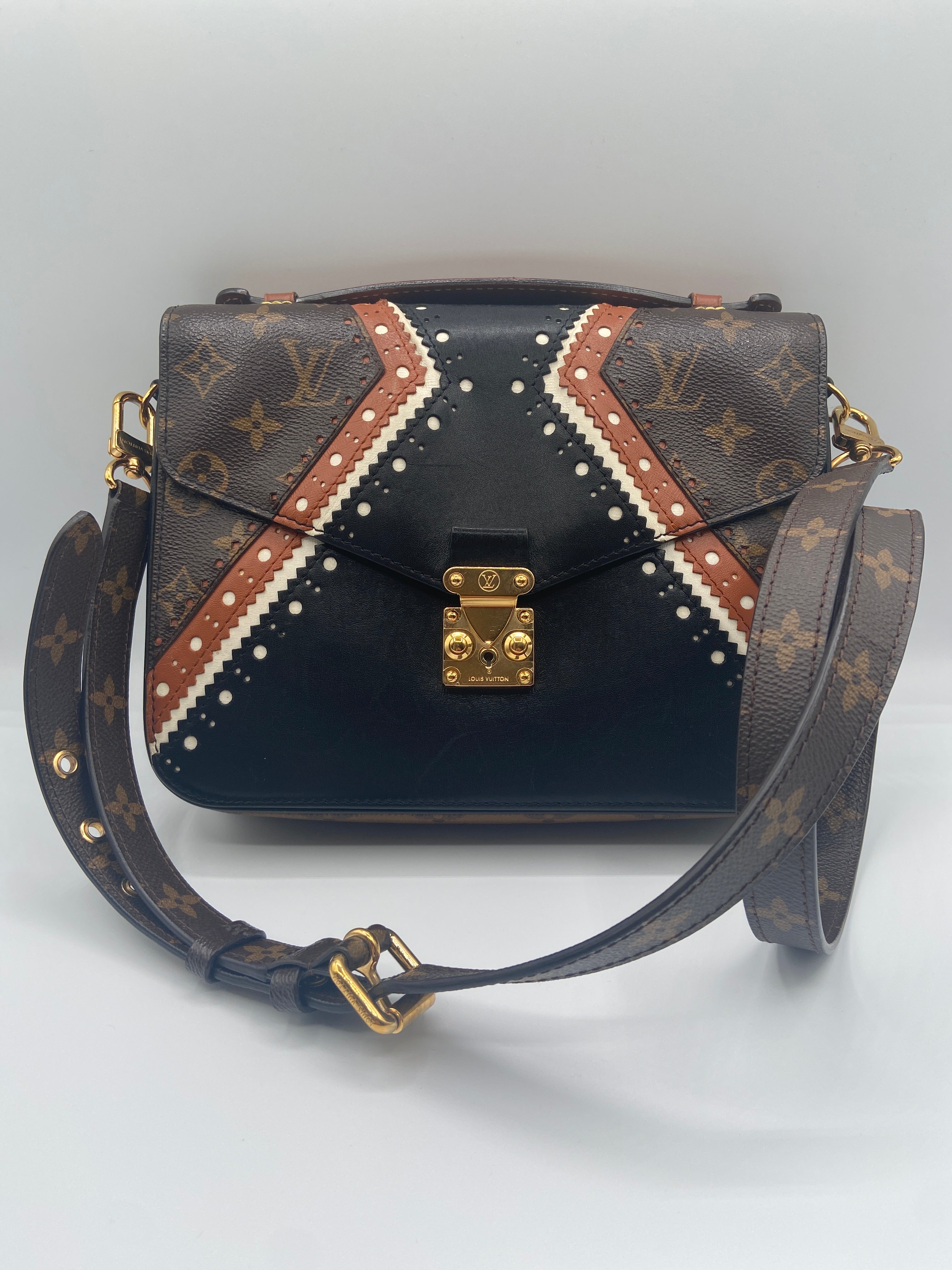 Louis Vuitton Pochette Métis – Monogram Limited Edition
