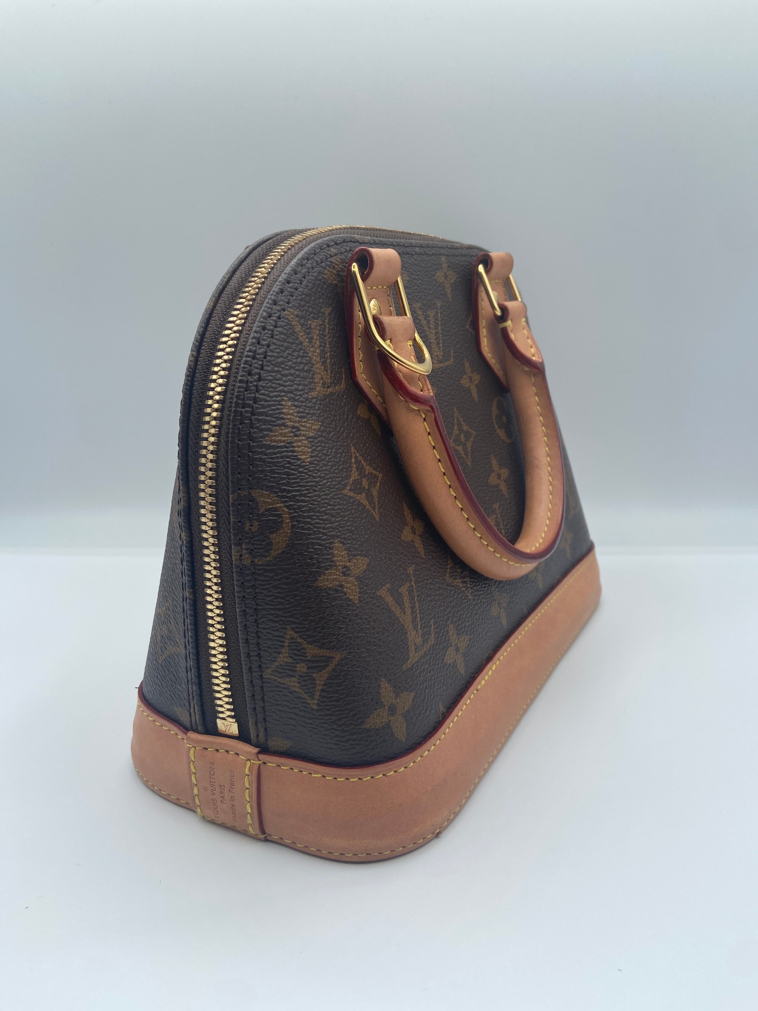 Louis Vuitton Alma BB – Monogram Canvas with Vachetta Leather Trim