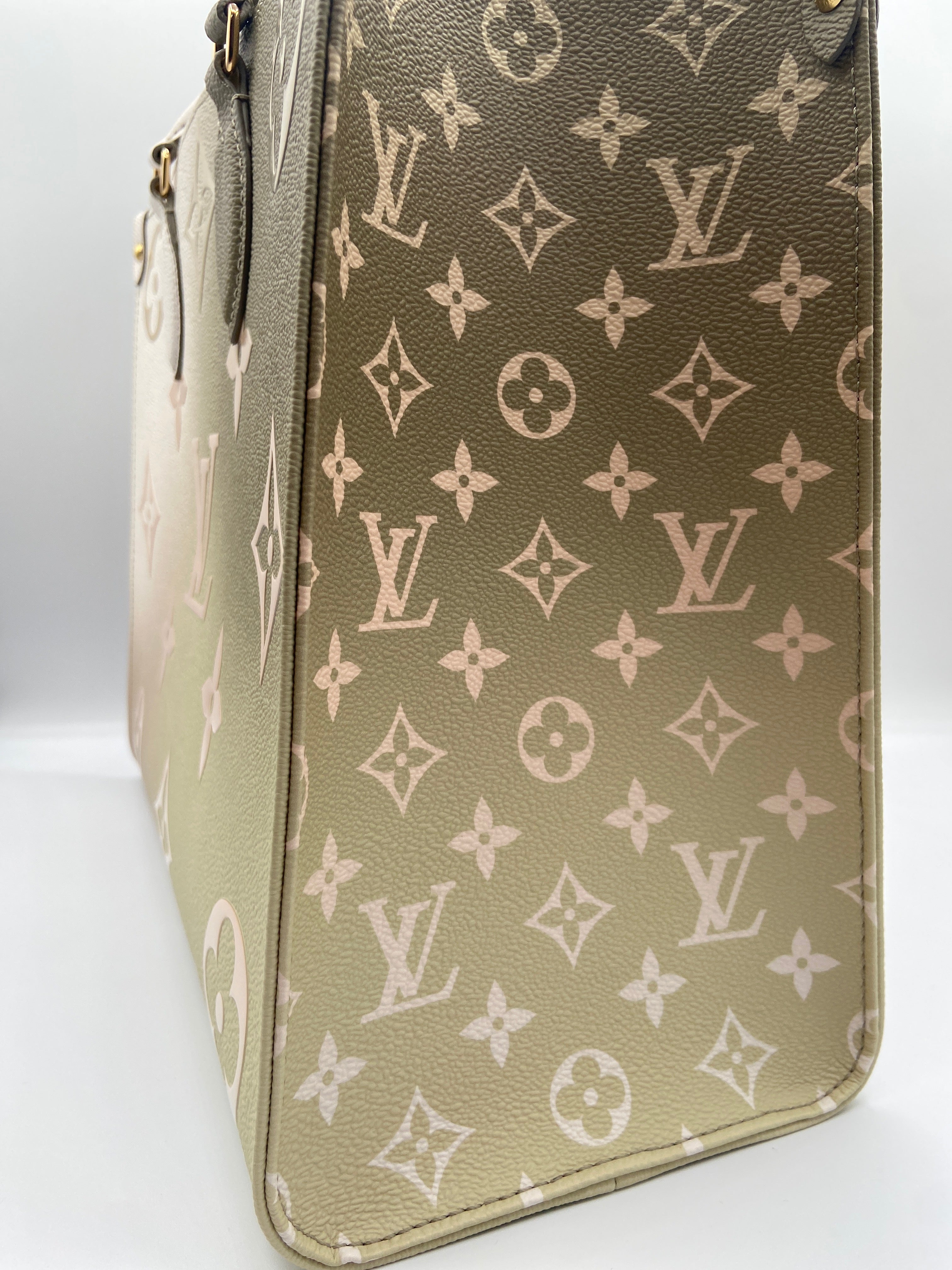 Louis Vuitton OnTheGo MM Tote – Gradient Monogram Empreinte Leather
