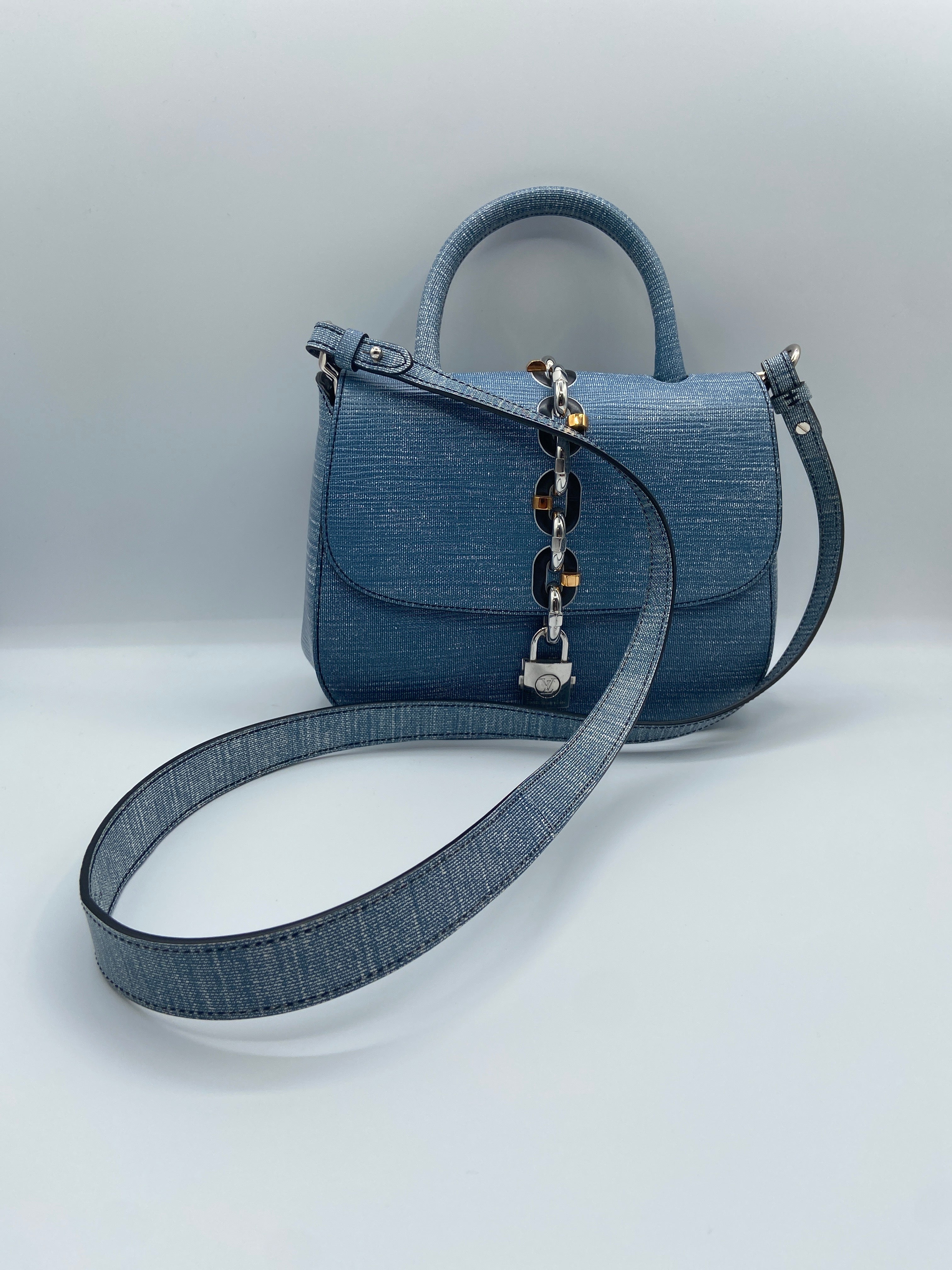 Louis Vuitton Chain It PM Bag in Blue Epi Leather