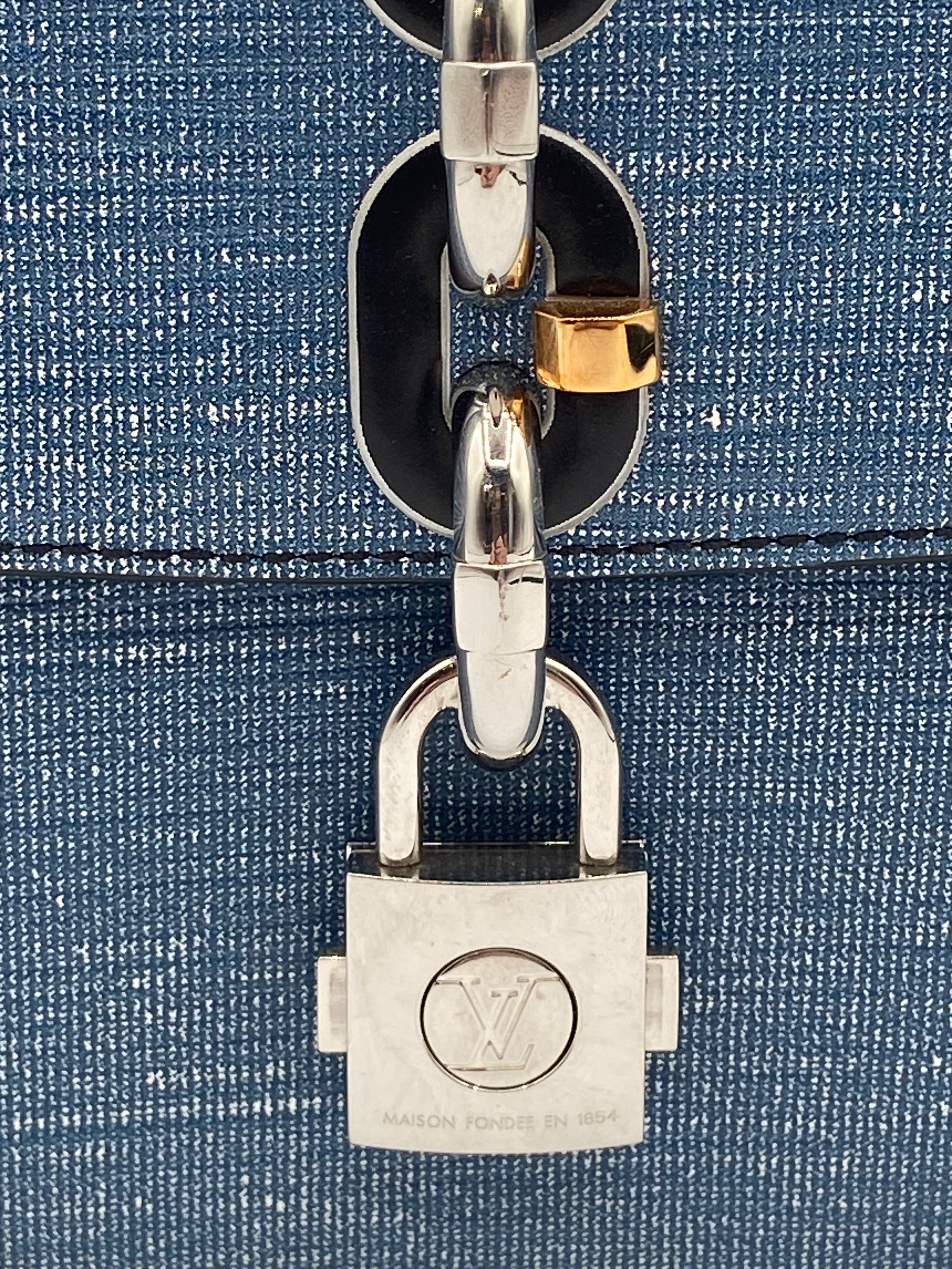 Louis Vuitton Chain It PM Bag in Blue Epi Leather