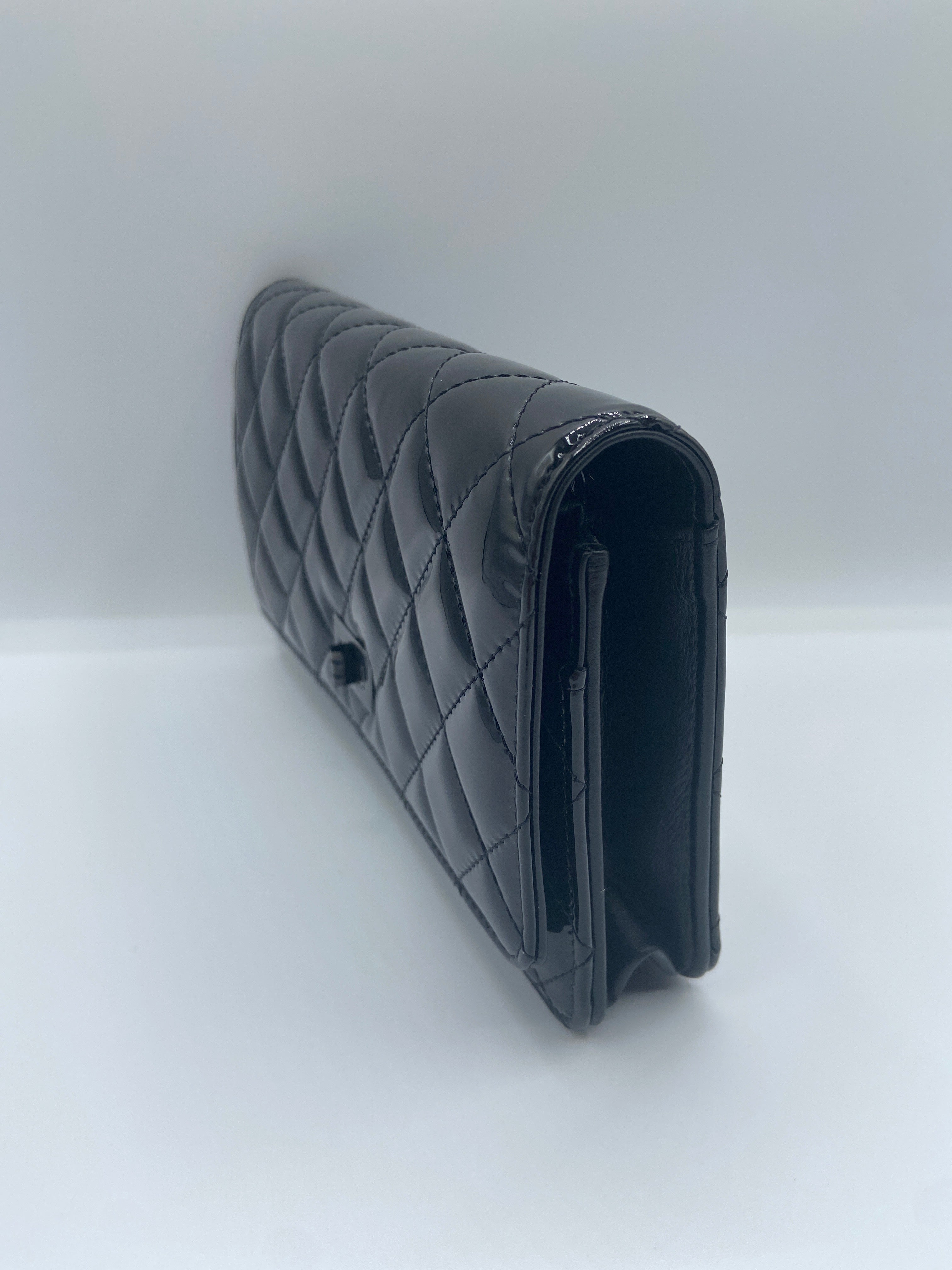 Pre-owned Chanel Reissue 2.55 Flap Bag in Black Patent Leather with Ruthenium Hardware (Entrupy Certified)