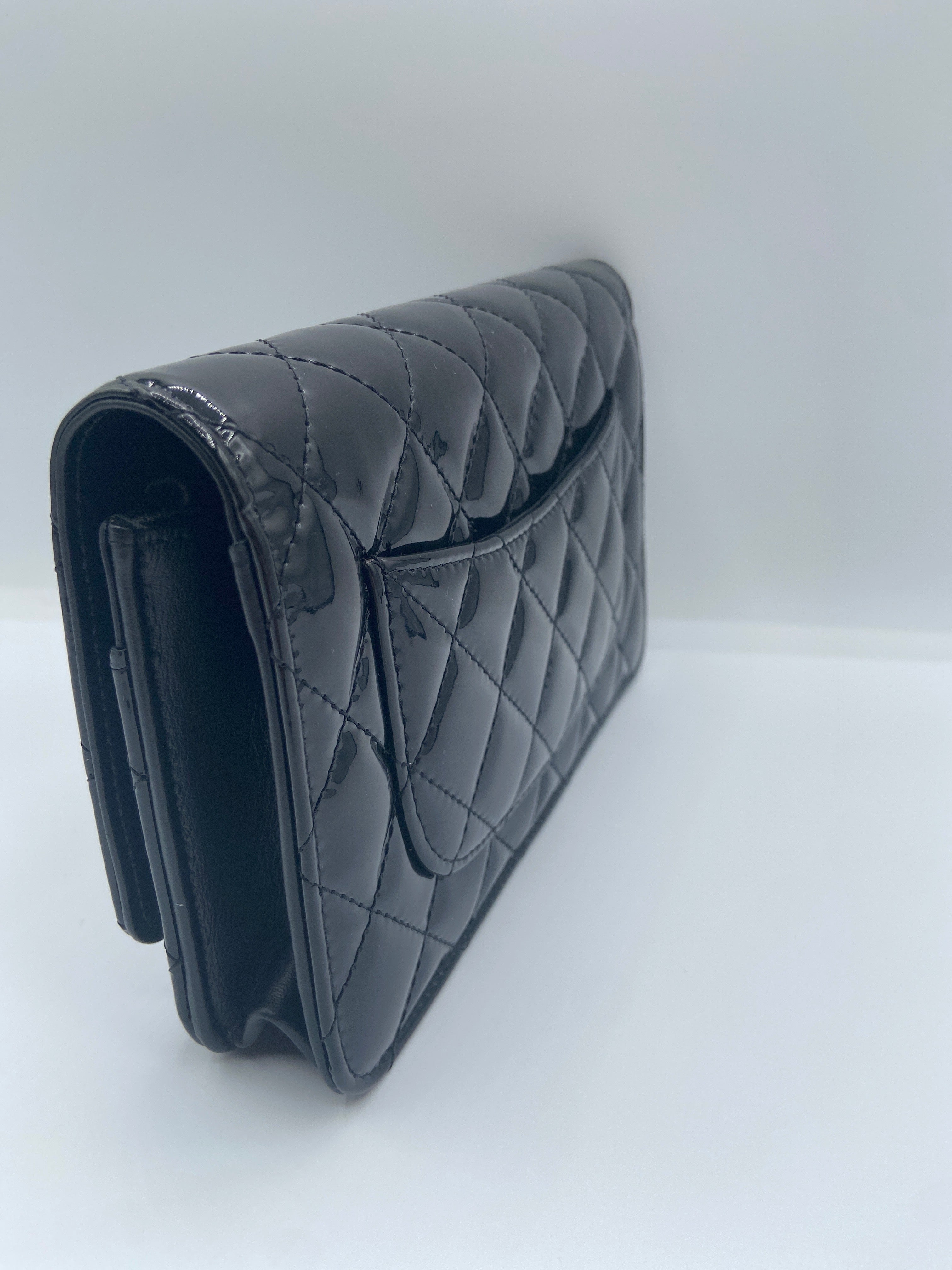 Pre-owned Chanel Reissue 2.55 Flap Bag in Black Patent Leather with Ruthenium Hardware (Entrupy Certified)