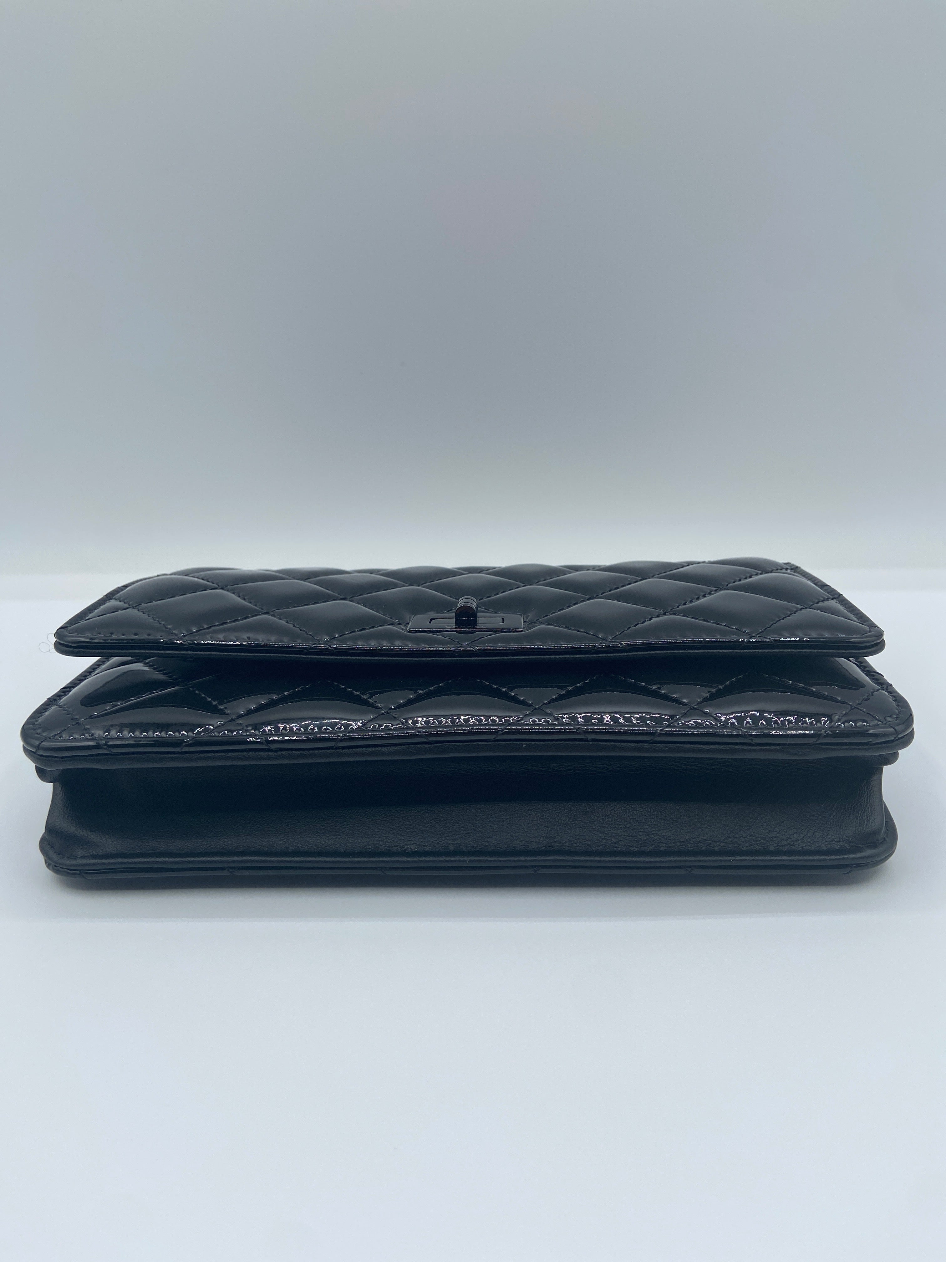 Pre-owned Chanel Reissue 2.55 Flap Bag in Black Patent Leather with Ruthenium Hardware (Entrupy Certified)